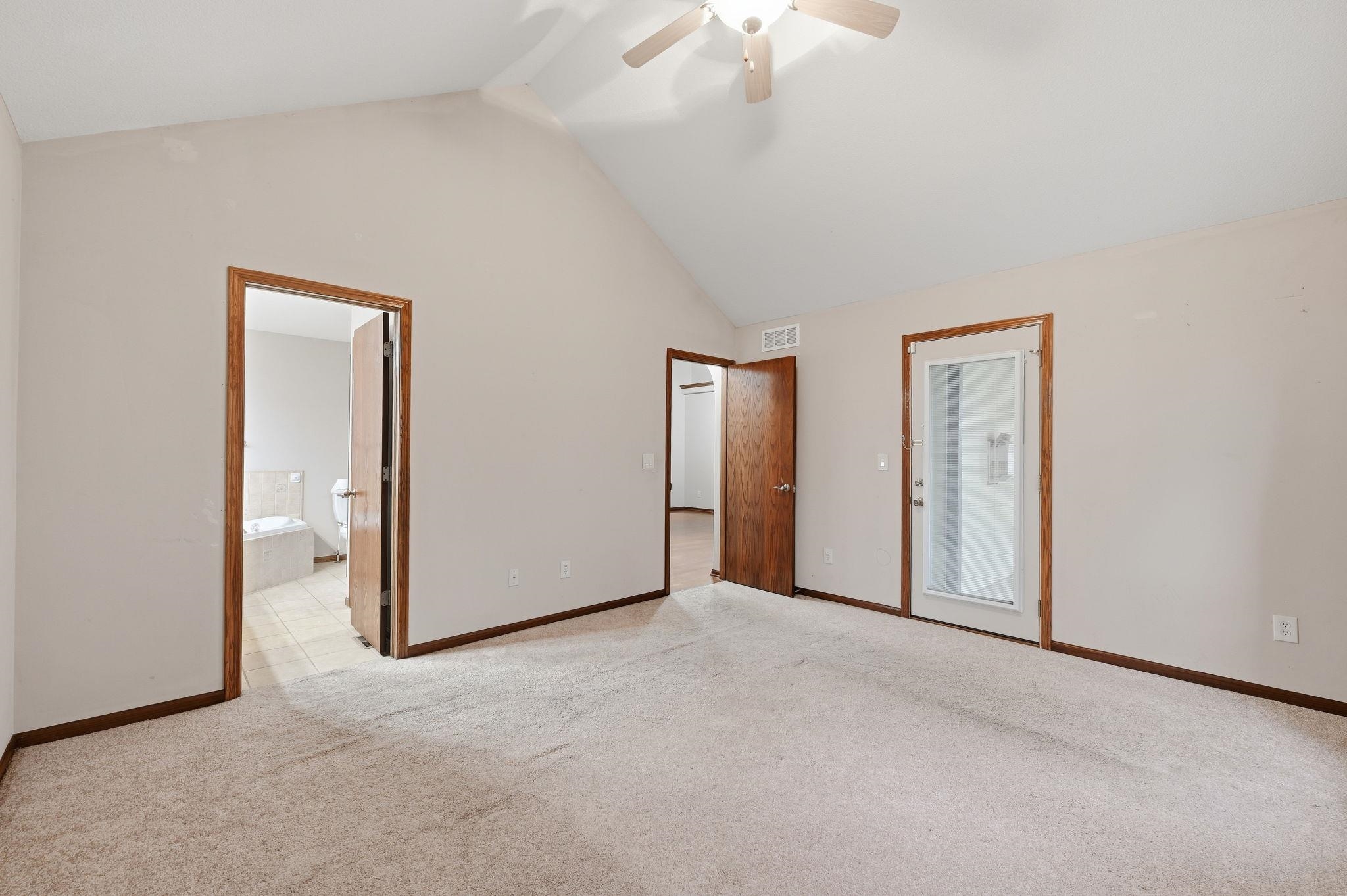 1409 S Shiloh Property Photo 16
