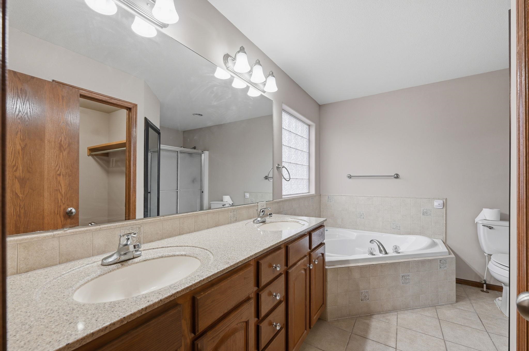 1409 S Shiloh Property Photo 17