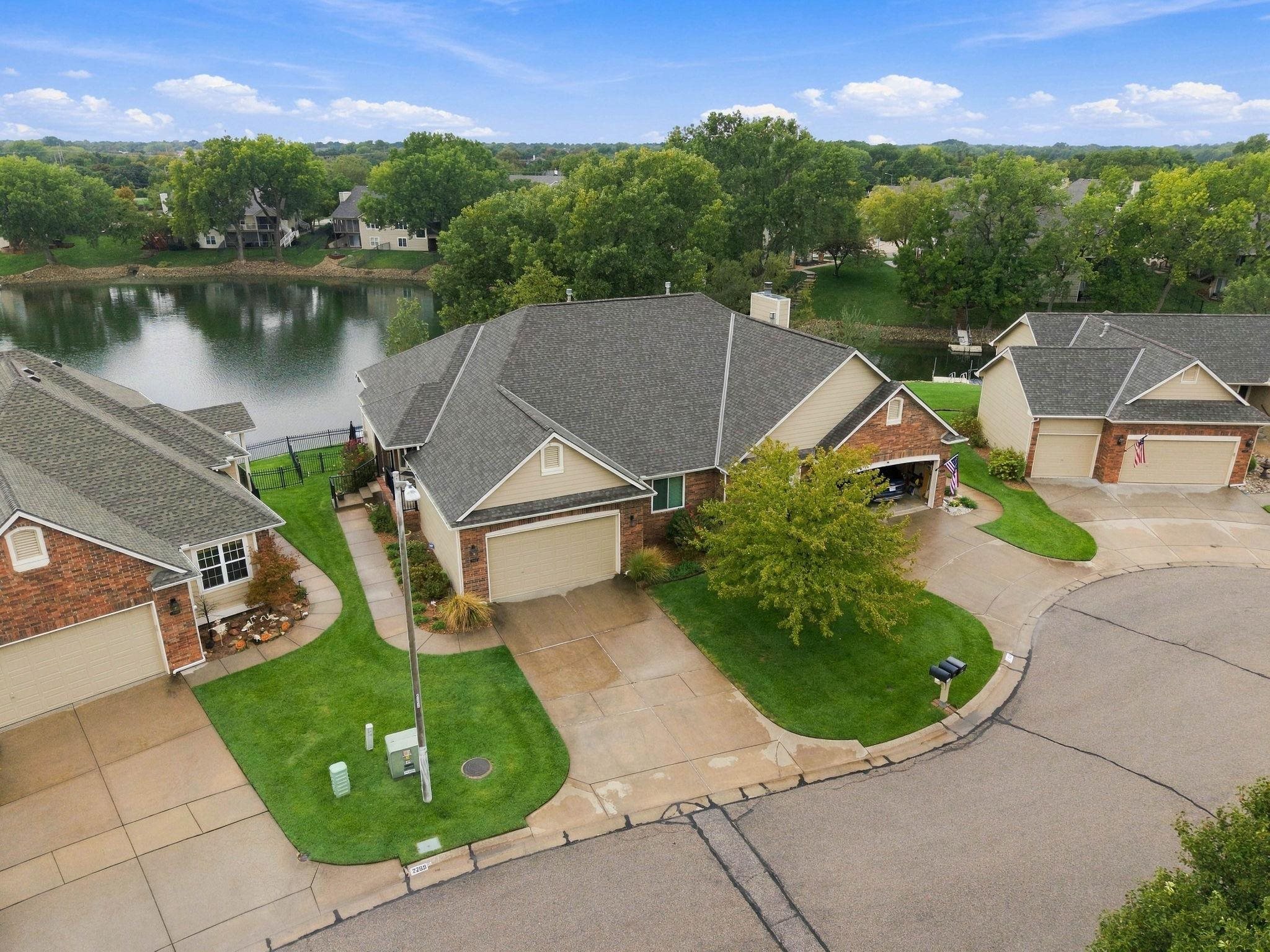 2301 N Lakeway Ct. Property Photo 1