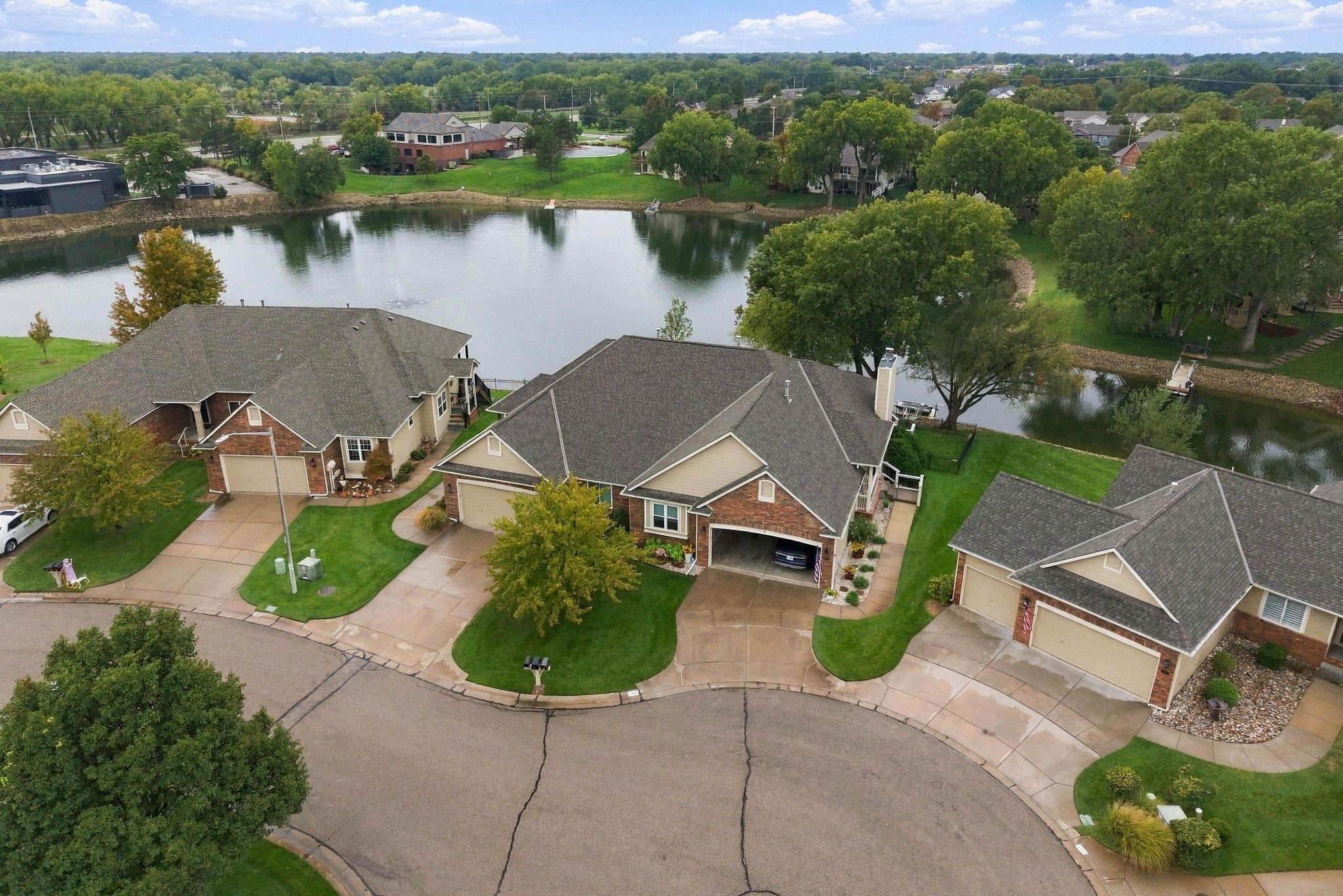 2301 N Lakeway Ct. Property Photo 3
