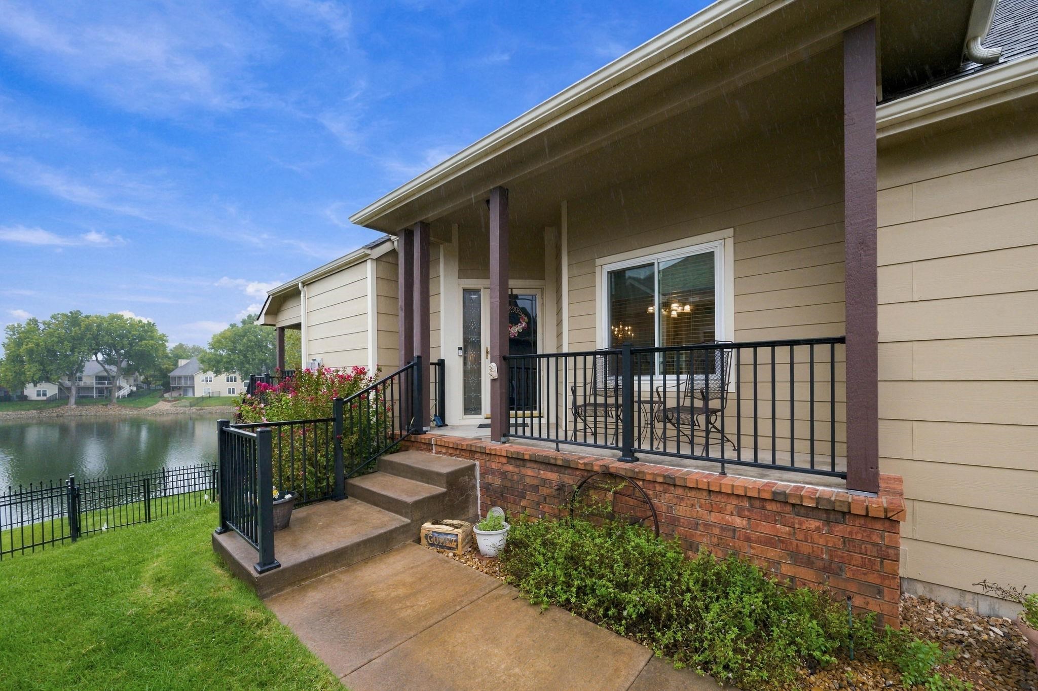 2301 N Lakeway Ct. Property Photo 5