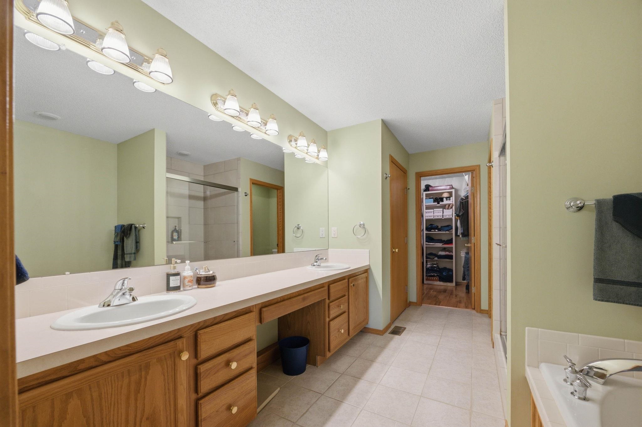 2301 N Lakeway Ct. Property Photo 16