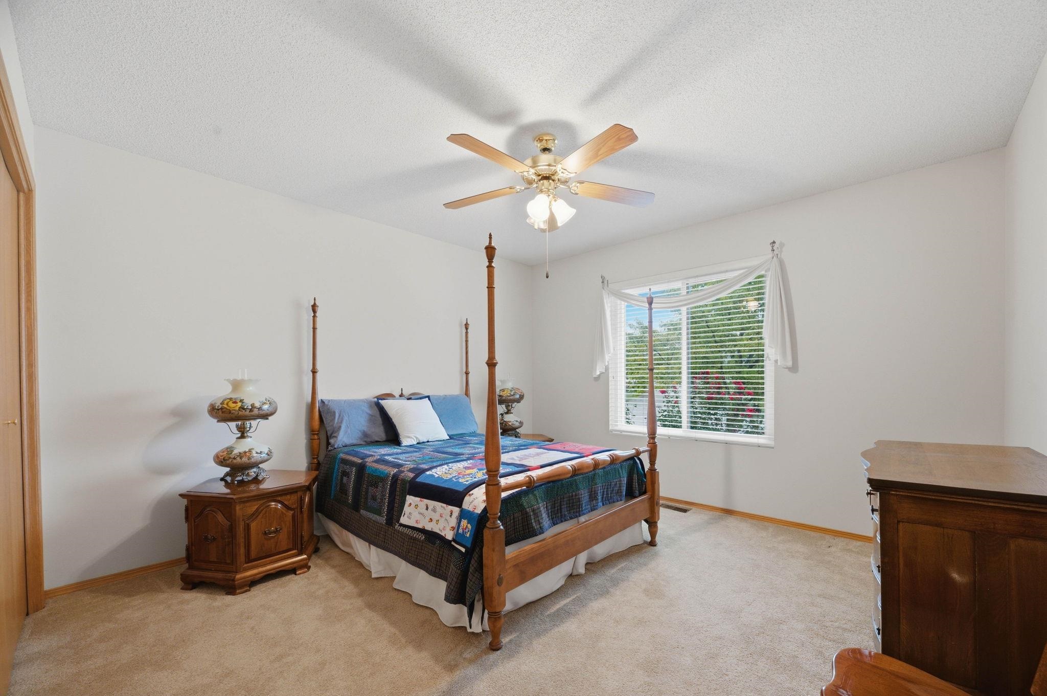 2301 N Lakeway Ct. Property Photo 18