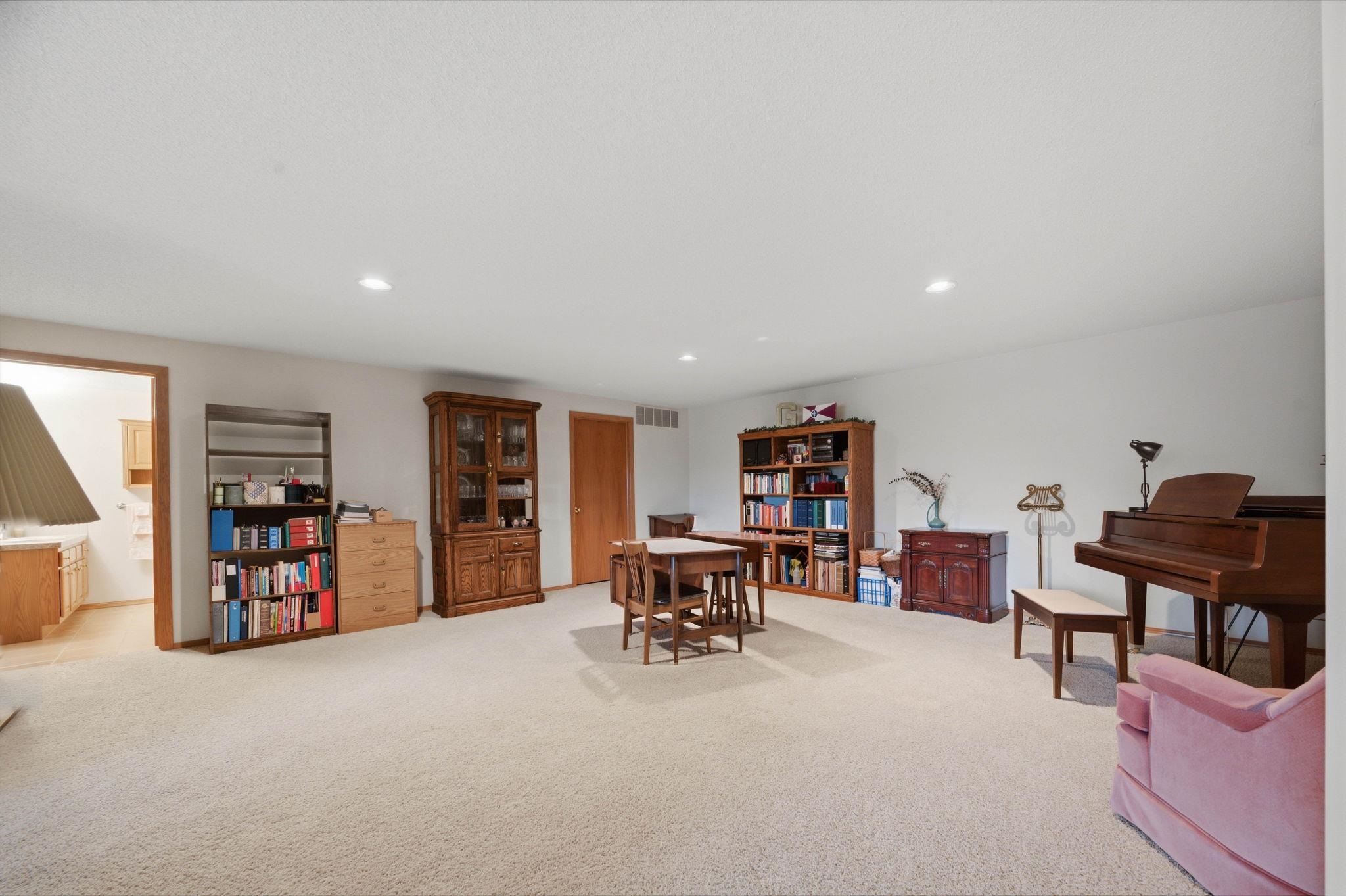 2301 N Lakeway Ct. Property Photo 23