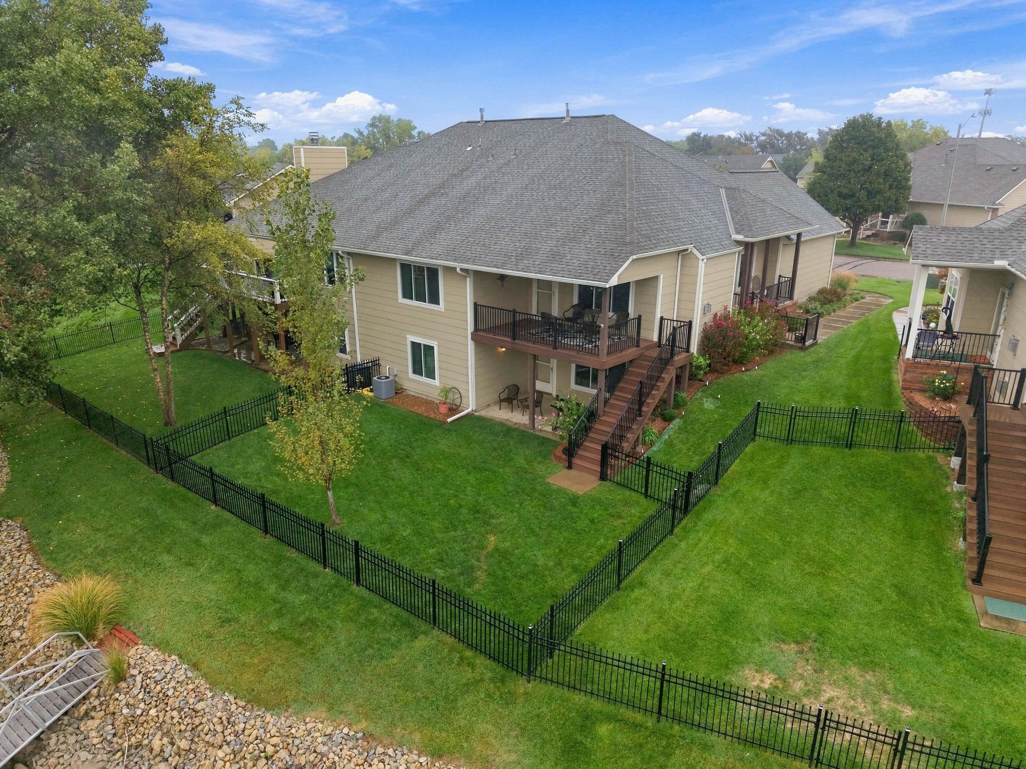 2301 N Lakeway Ct. Property Photo 27