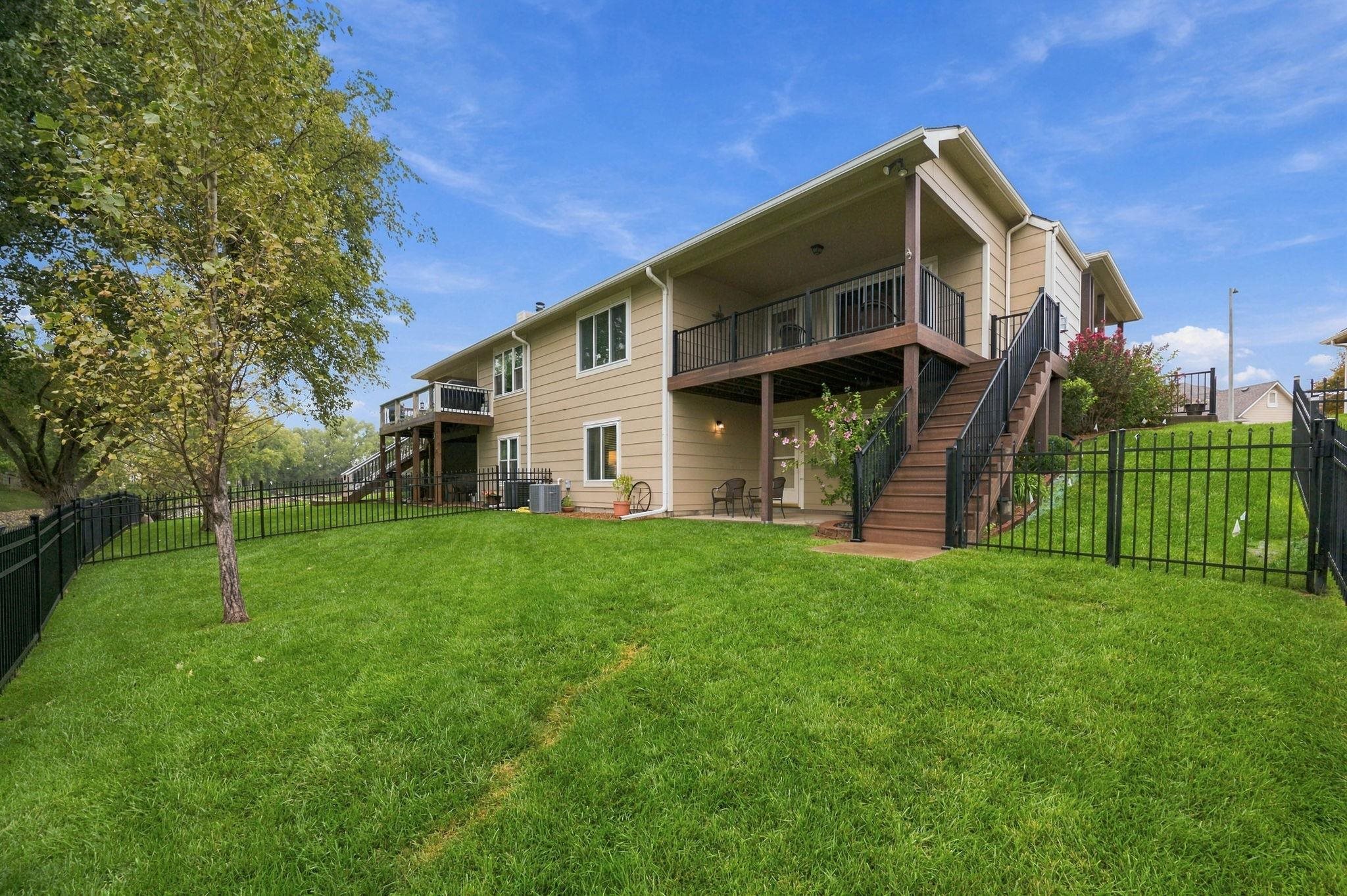 2301 N Lakeway Ct. Property Photo 36
