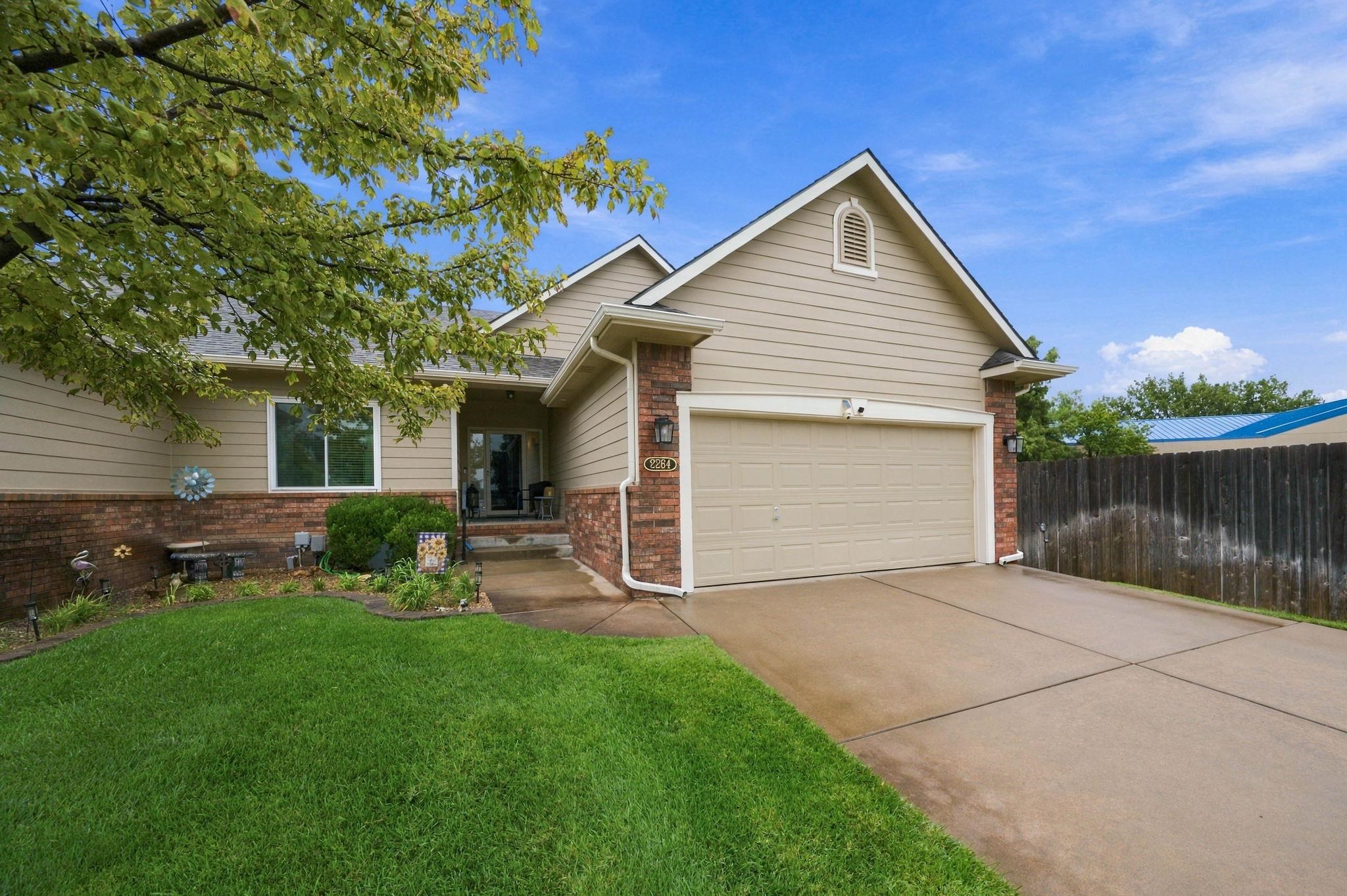 2264 N Lakeway Cir Property Photo 1