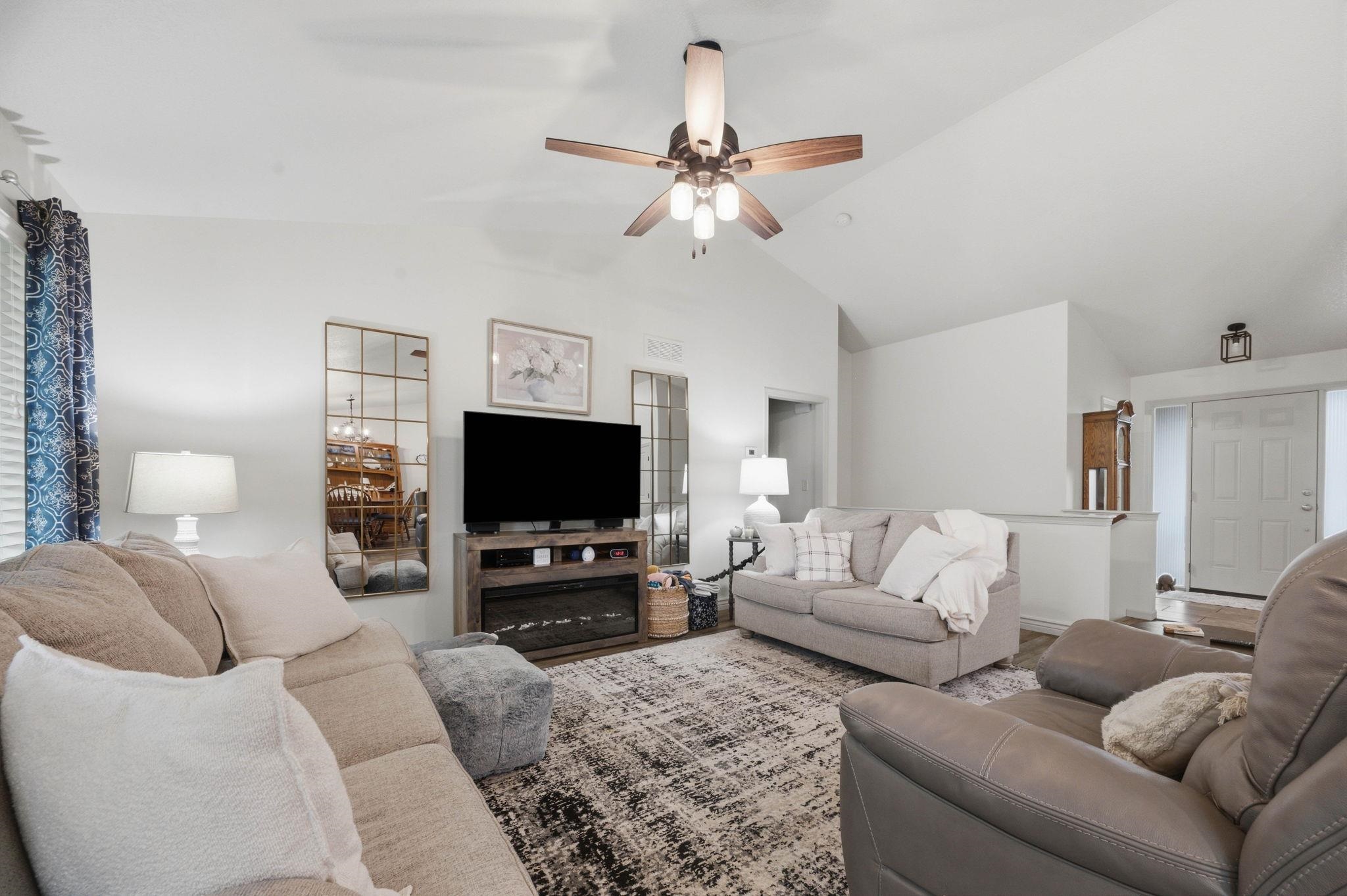 2264 N Lakeway Cir Property Photo 8