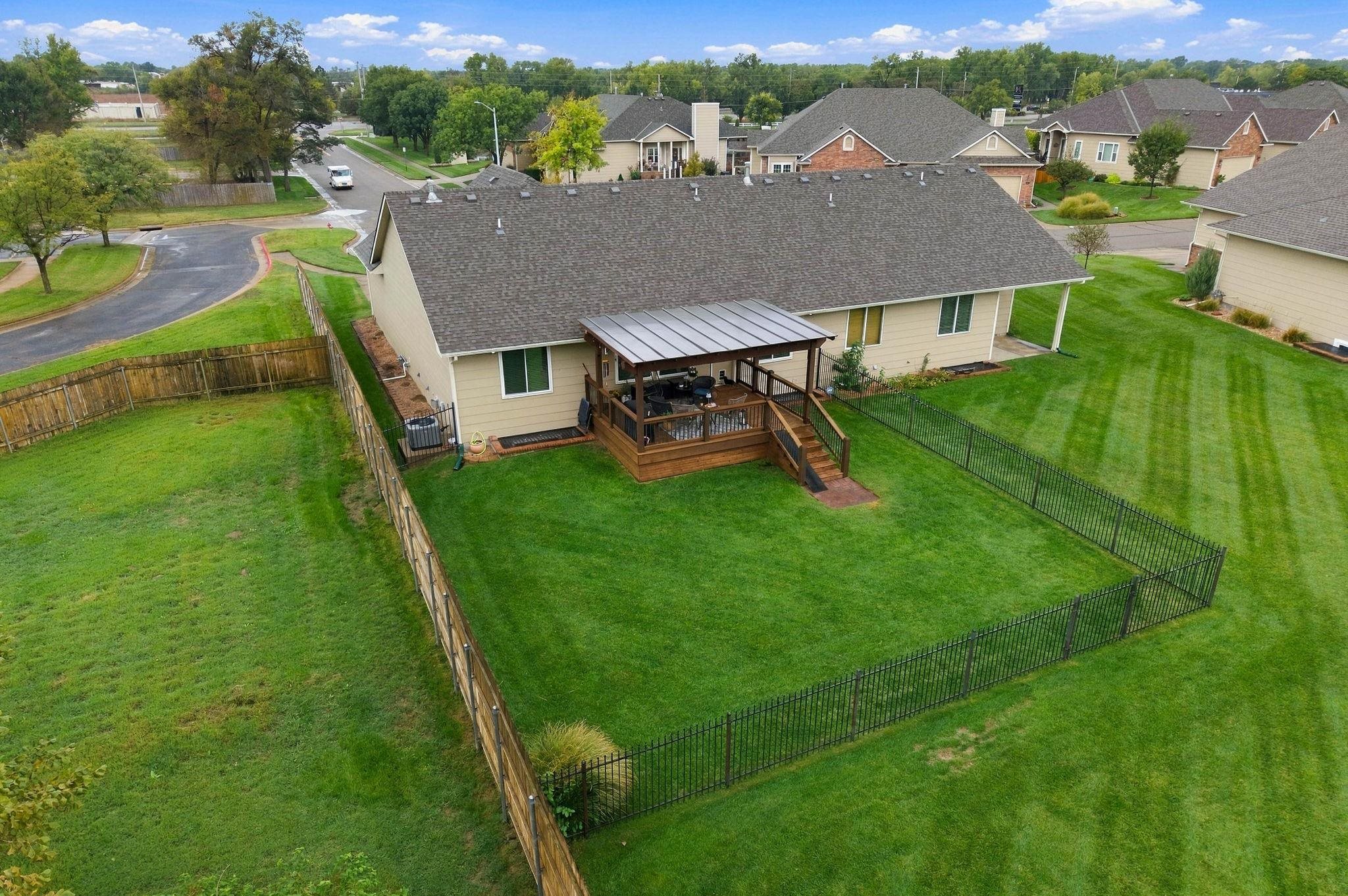 2264 N Lakeway Cir Property Photo 28