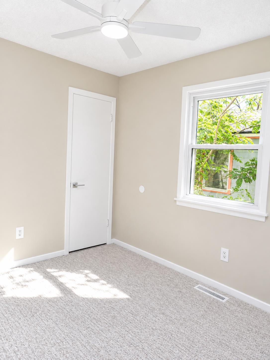 1737 S Fern Ave Property Photo 15