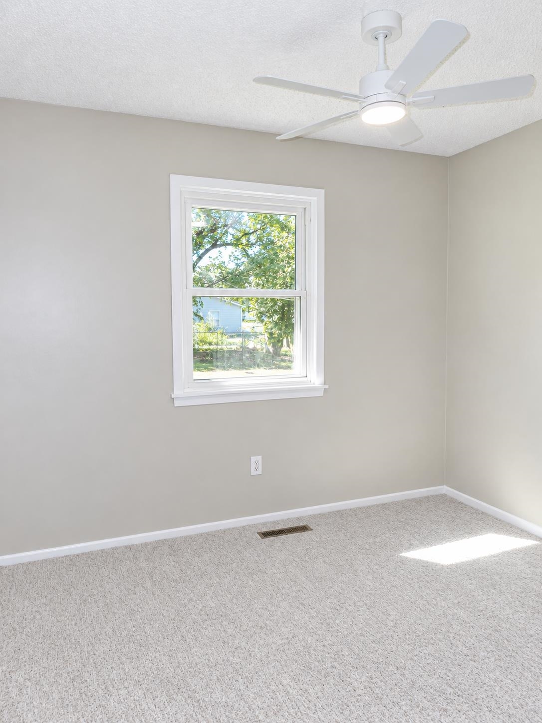 1737 S Fern Ave Property Photo 16