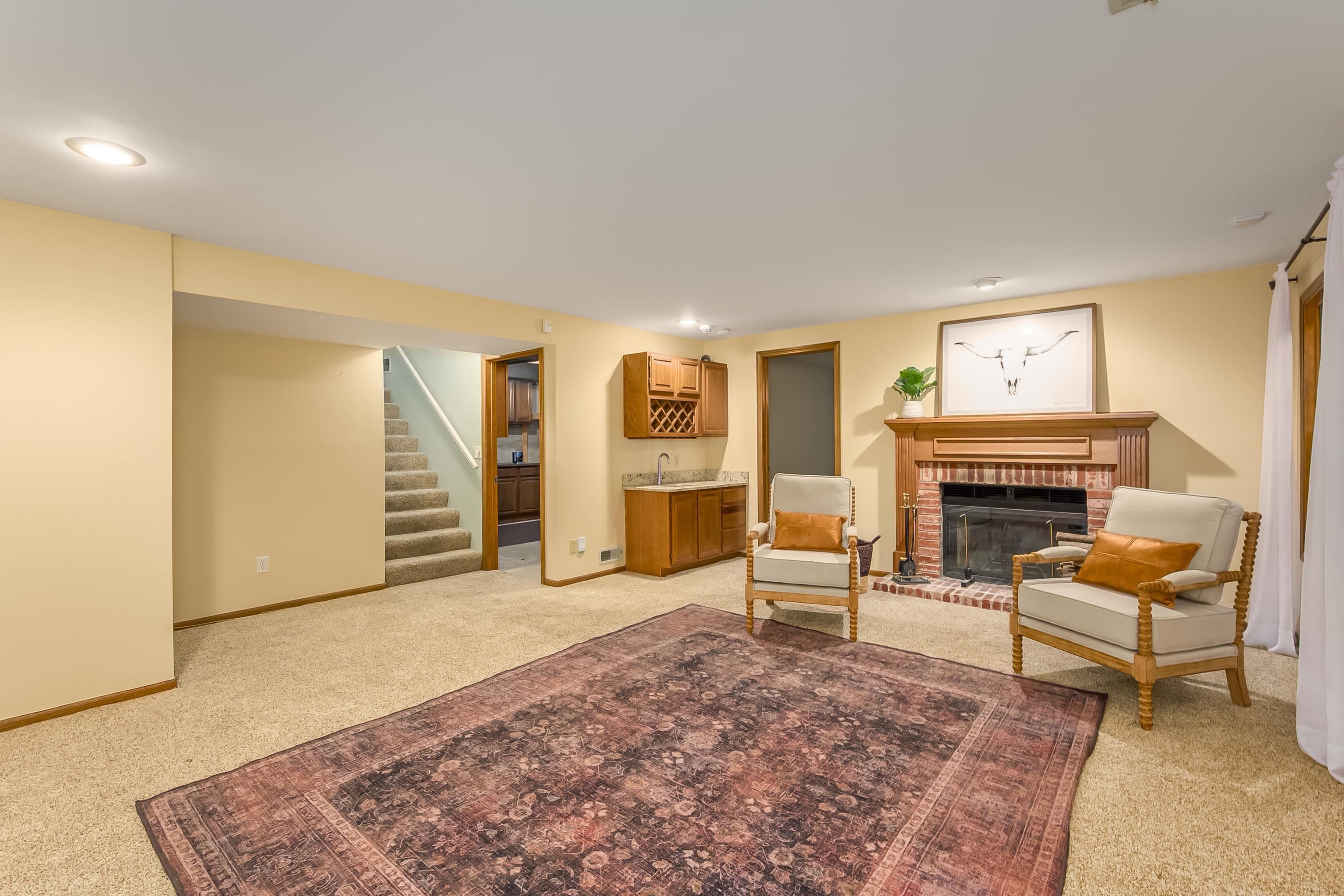 1859 S Beech Ct Property Photo 9