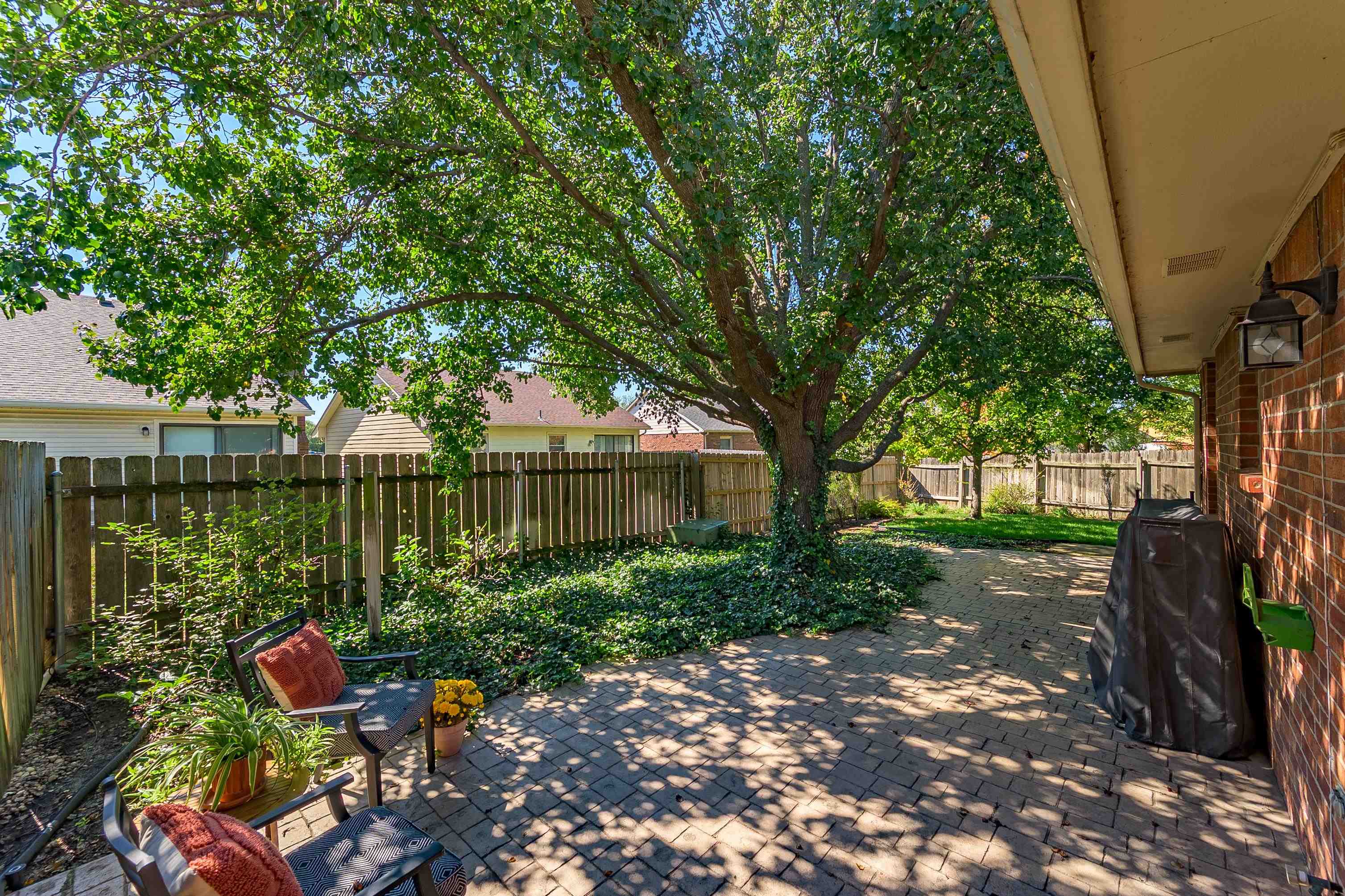 1859 S Beech Ct Property Photo 23