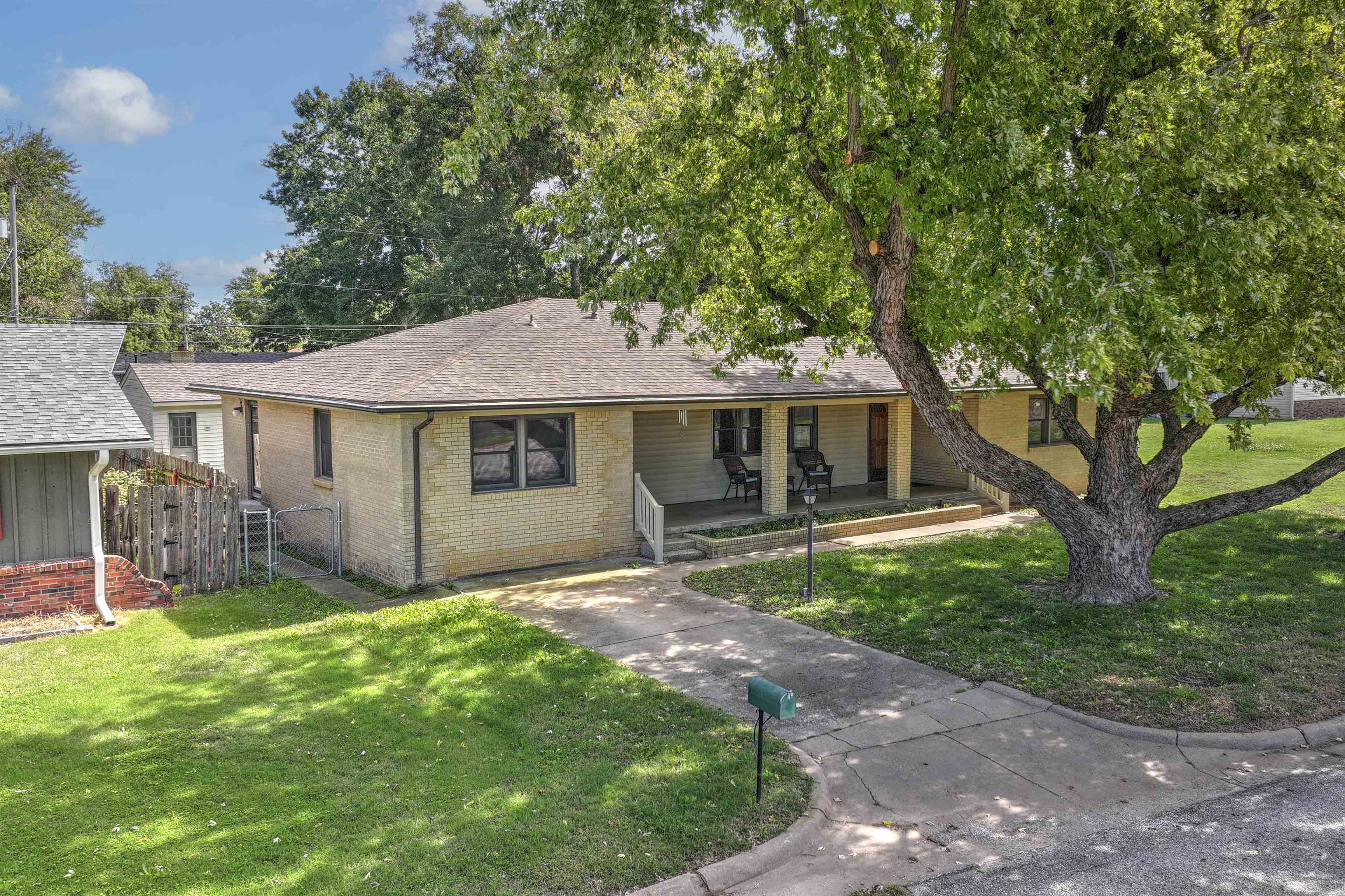 1410 N A Property Photo 1
