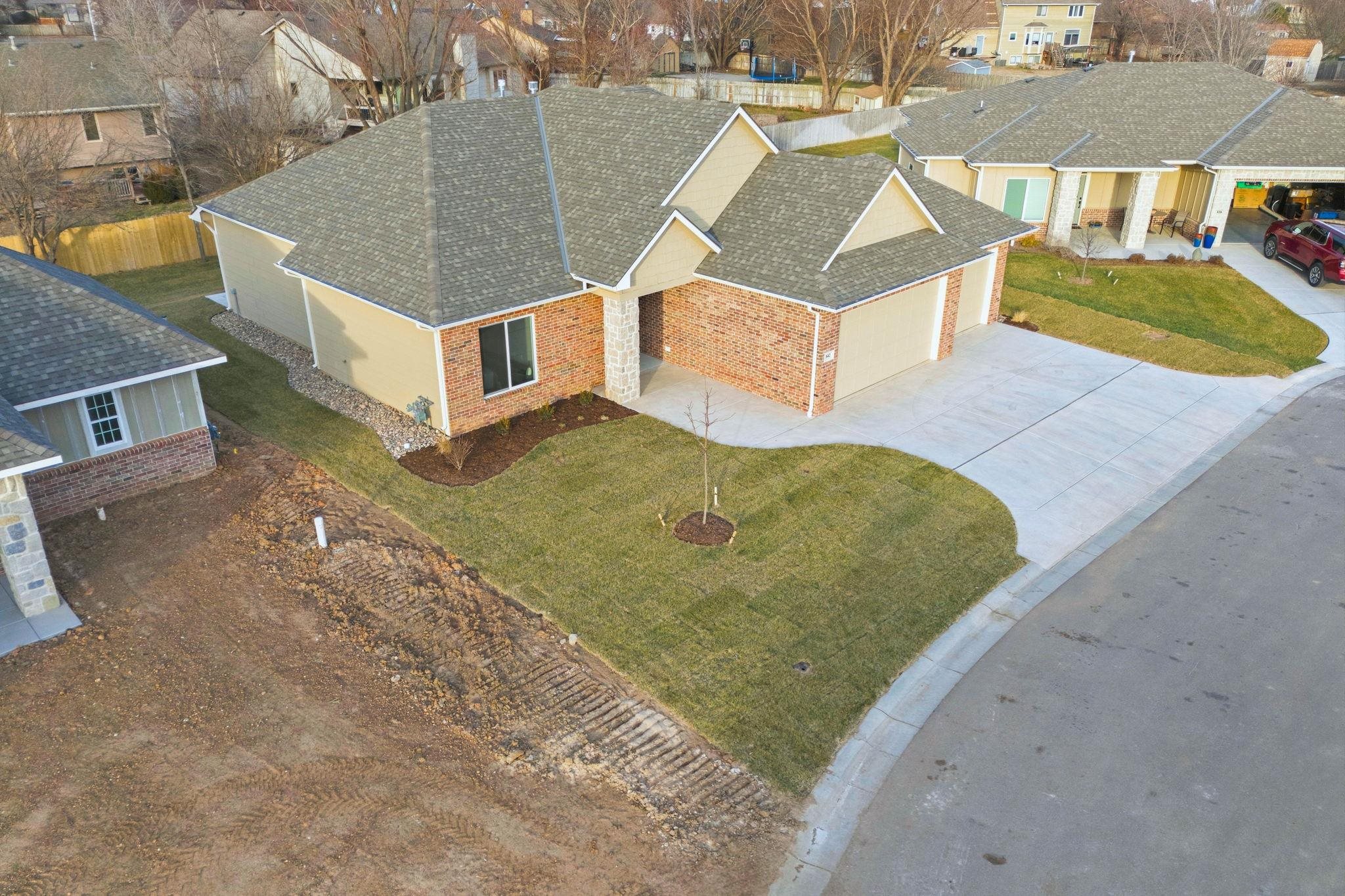 842 N Thornton Ct Property Photo 30