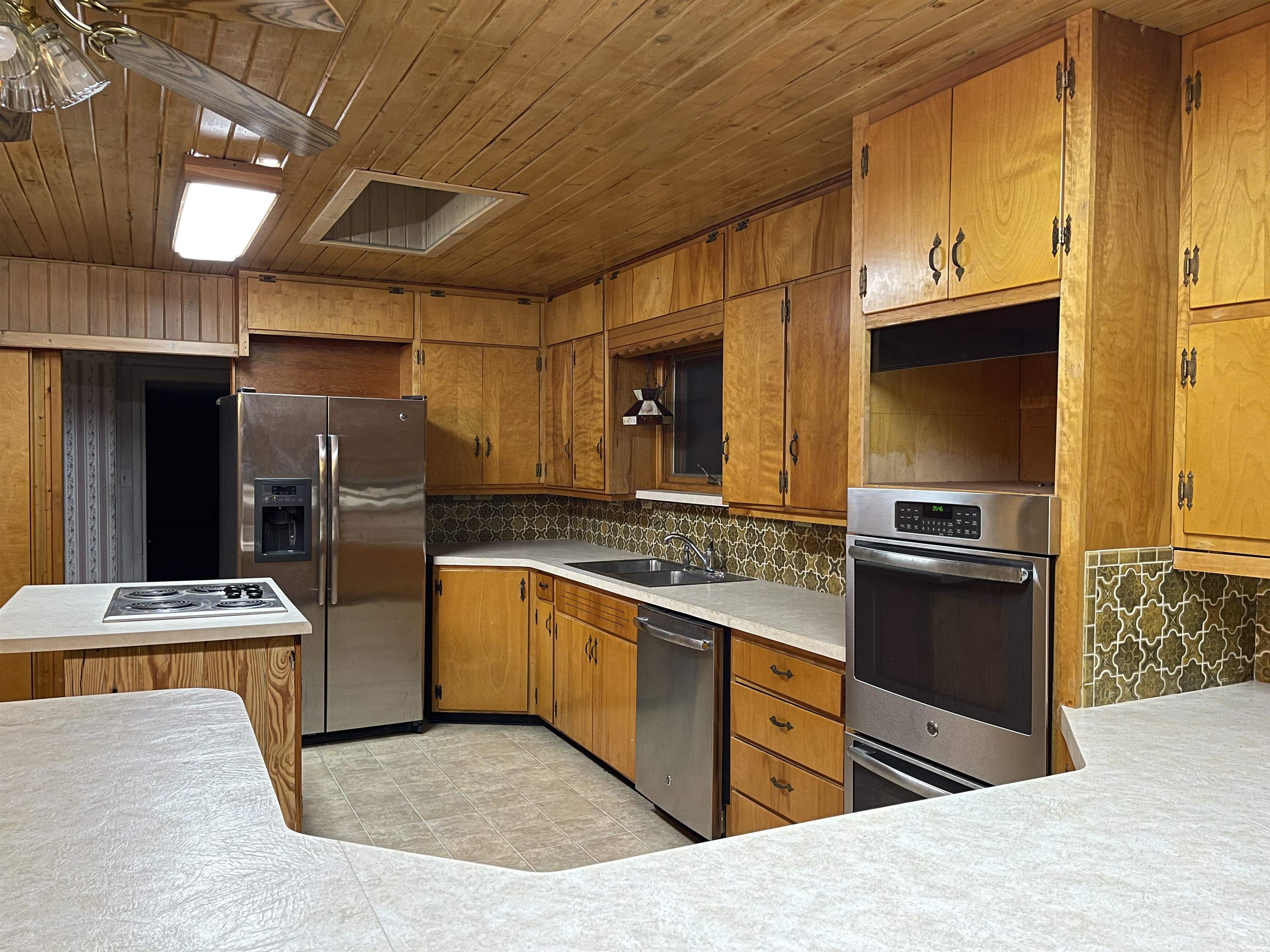 1326 N C St Property Photo 8