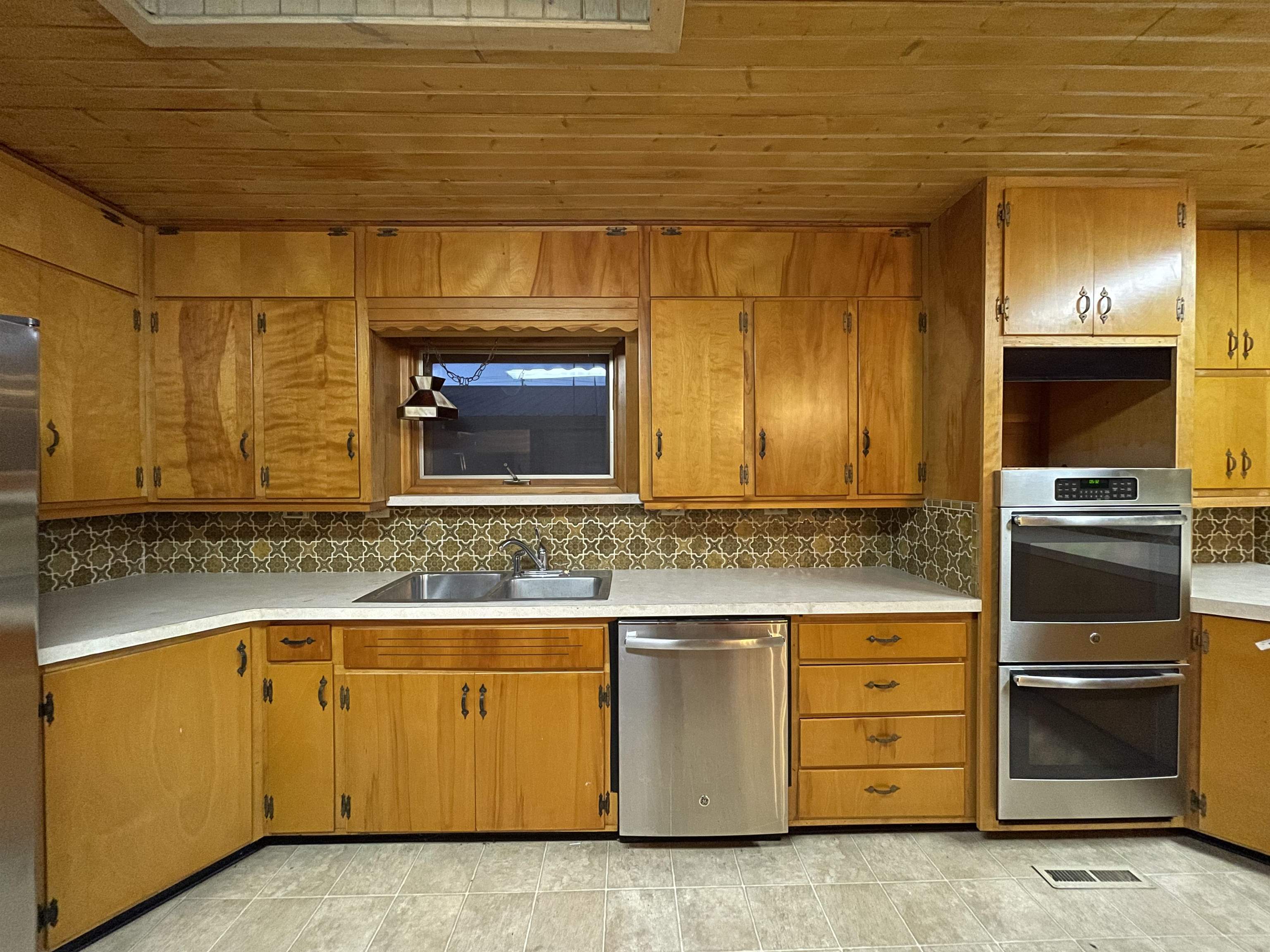 1326 N C St Property Photo 9