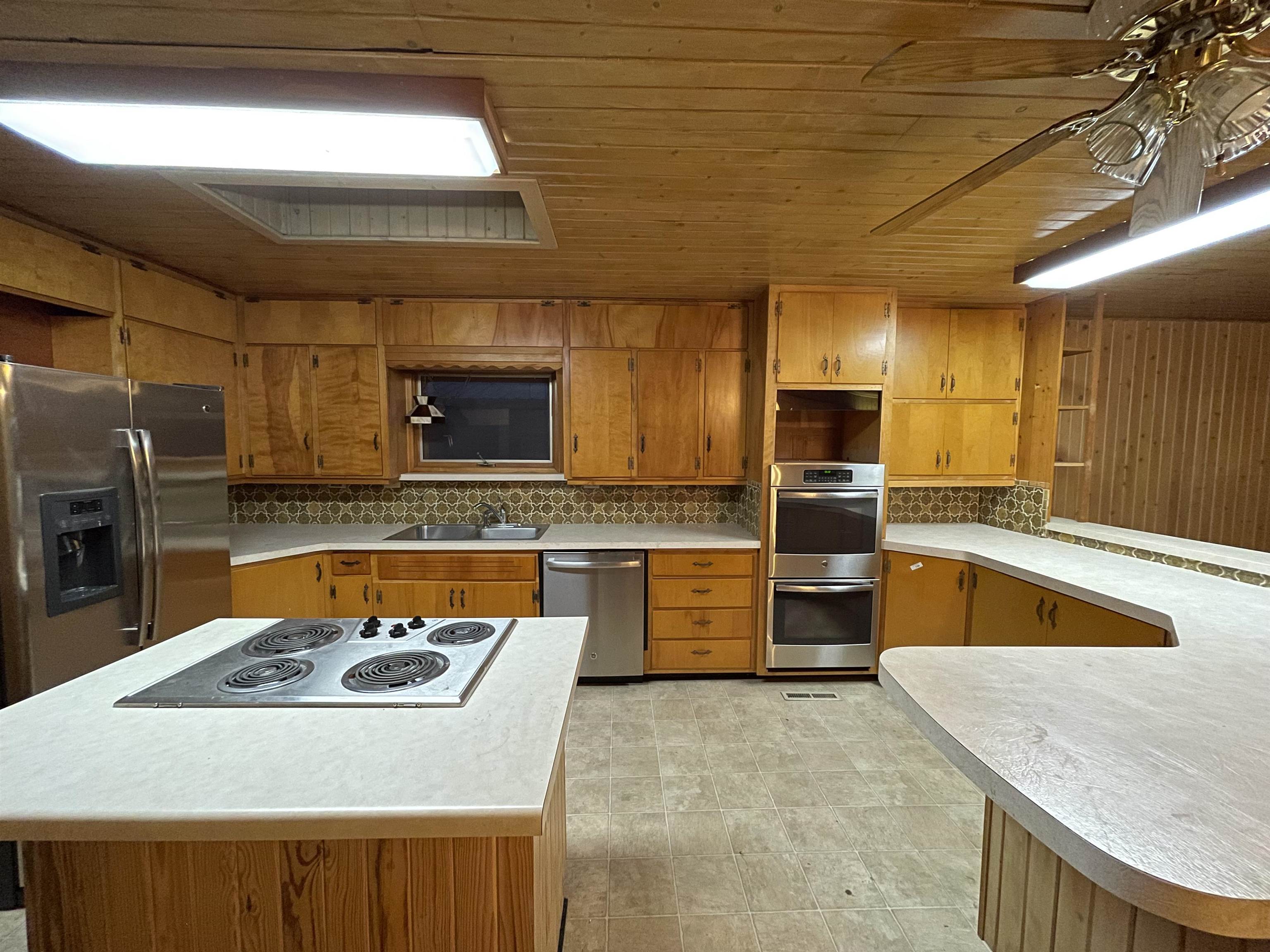 1326 N C St Property Photo 10