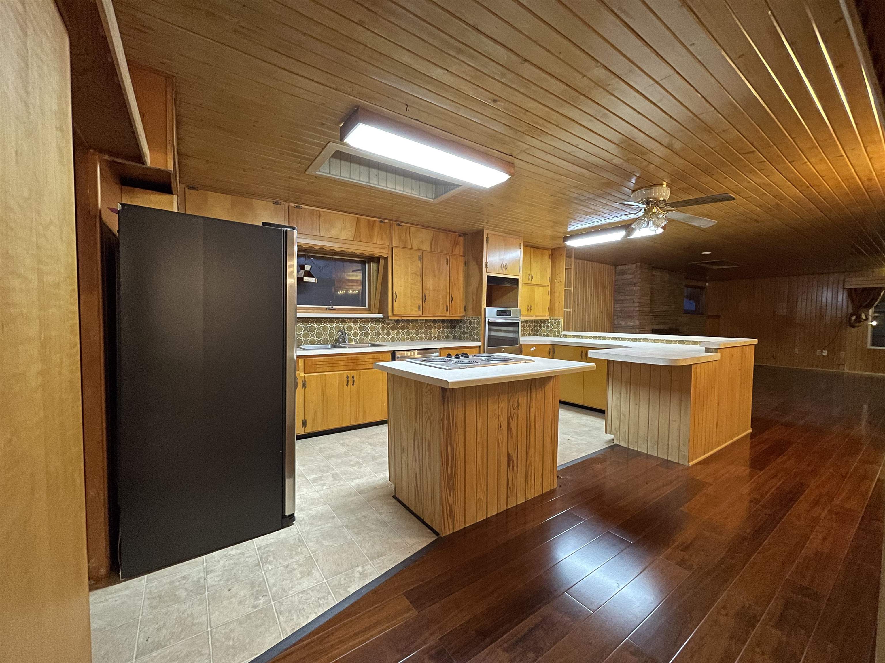 1326 N C St Property Photo 11