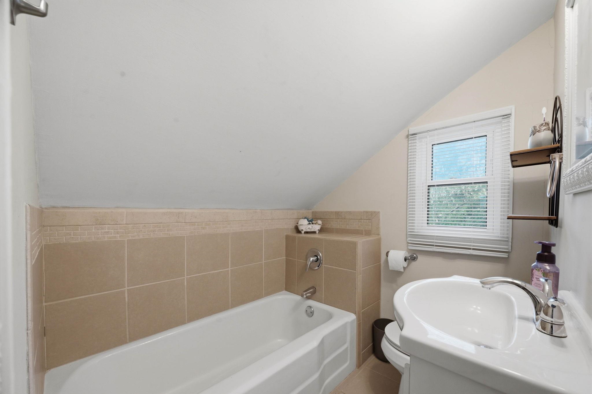 3252 N Coolidge Ave Property Photo 21