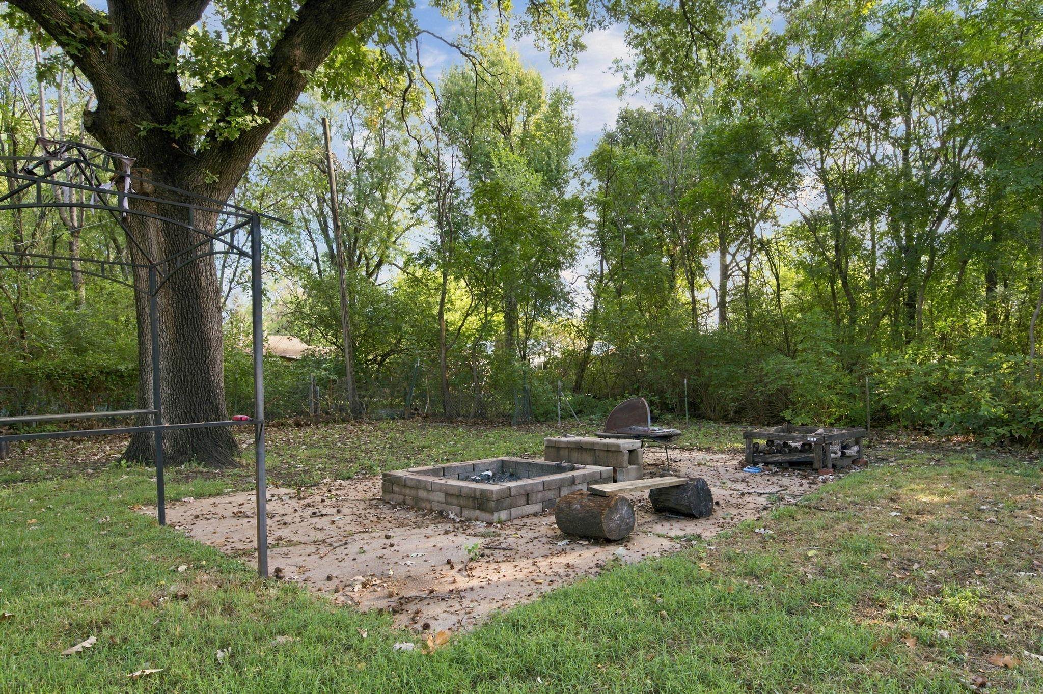 3252 N Coolidge Ave Property Photo 25