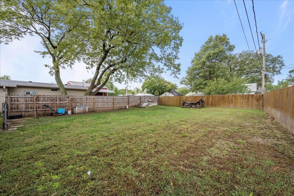 211 S Main St Property Photo 21