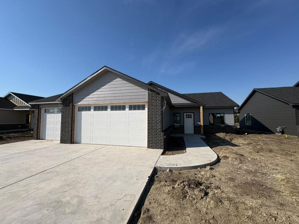 5813 Plumthicket St Property Photo 1