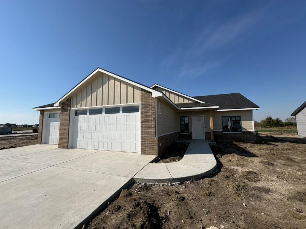 5809 Plumthicket St Property Photo 1