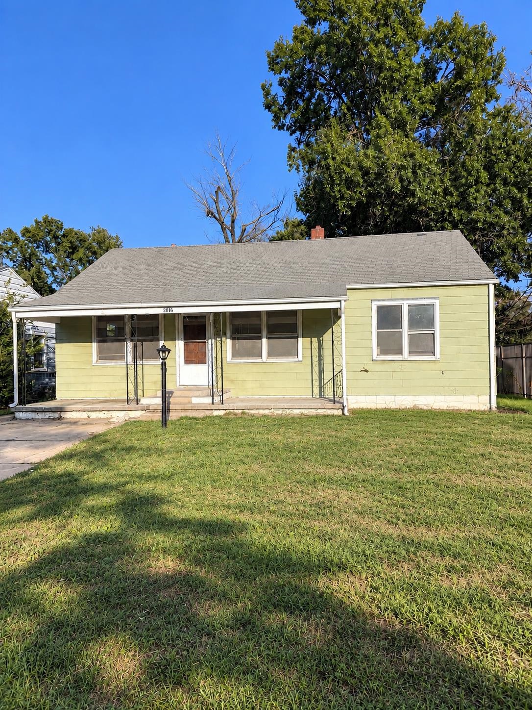 2016 S Saint Francis Ave. Property Photo 1