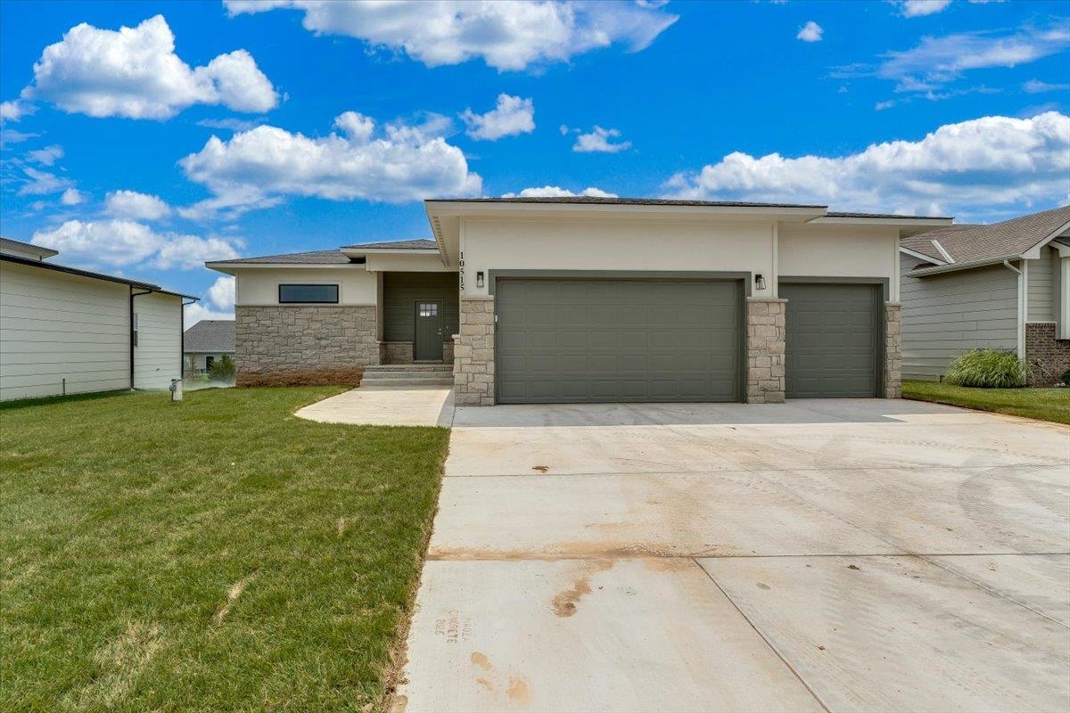 10515 W Basil St. Property Photo 1
