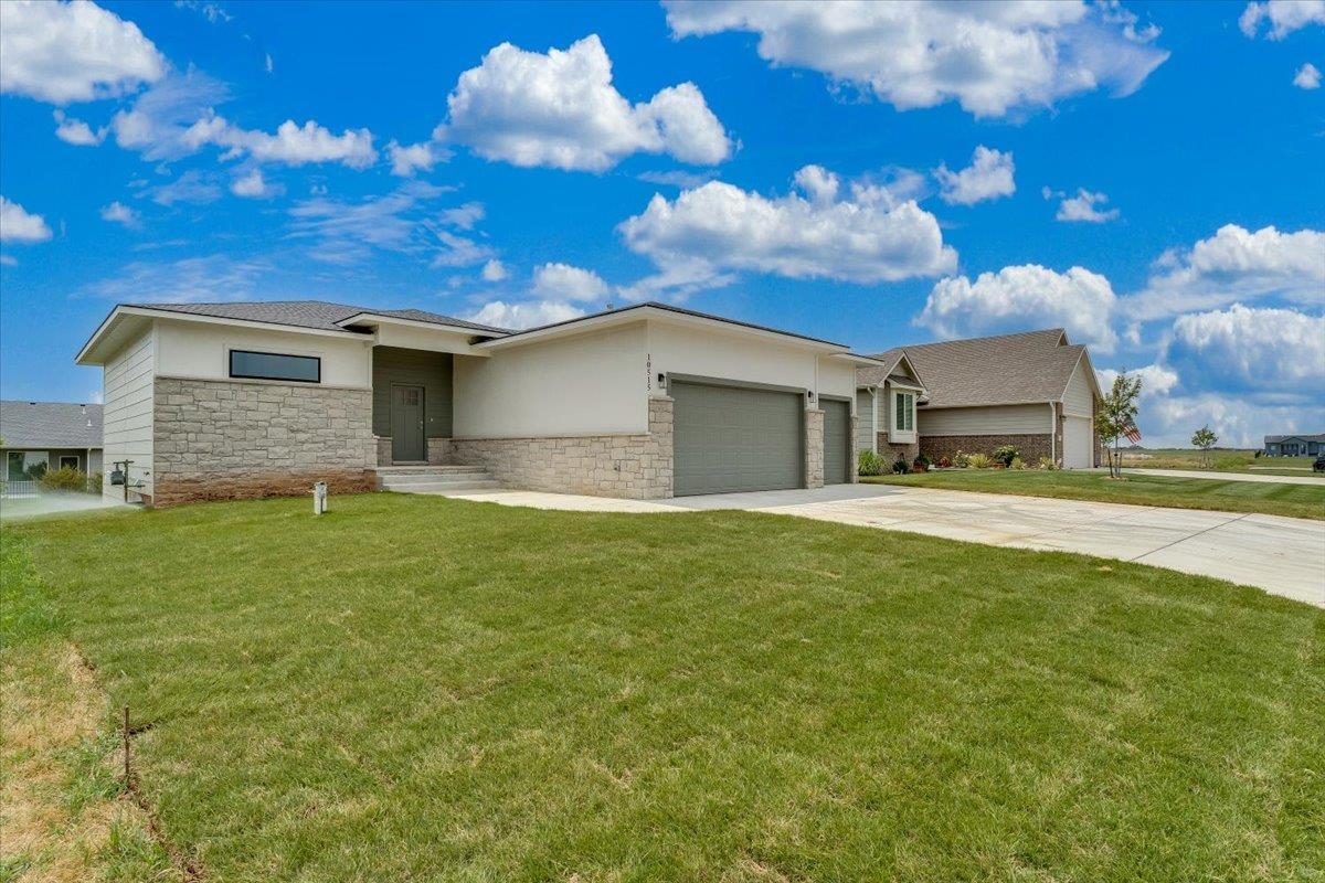 10515 W Basil St. Property Photo 4