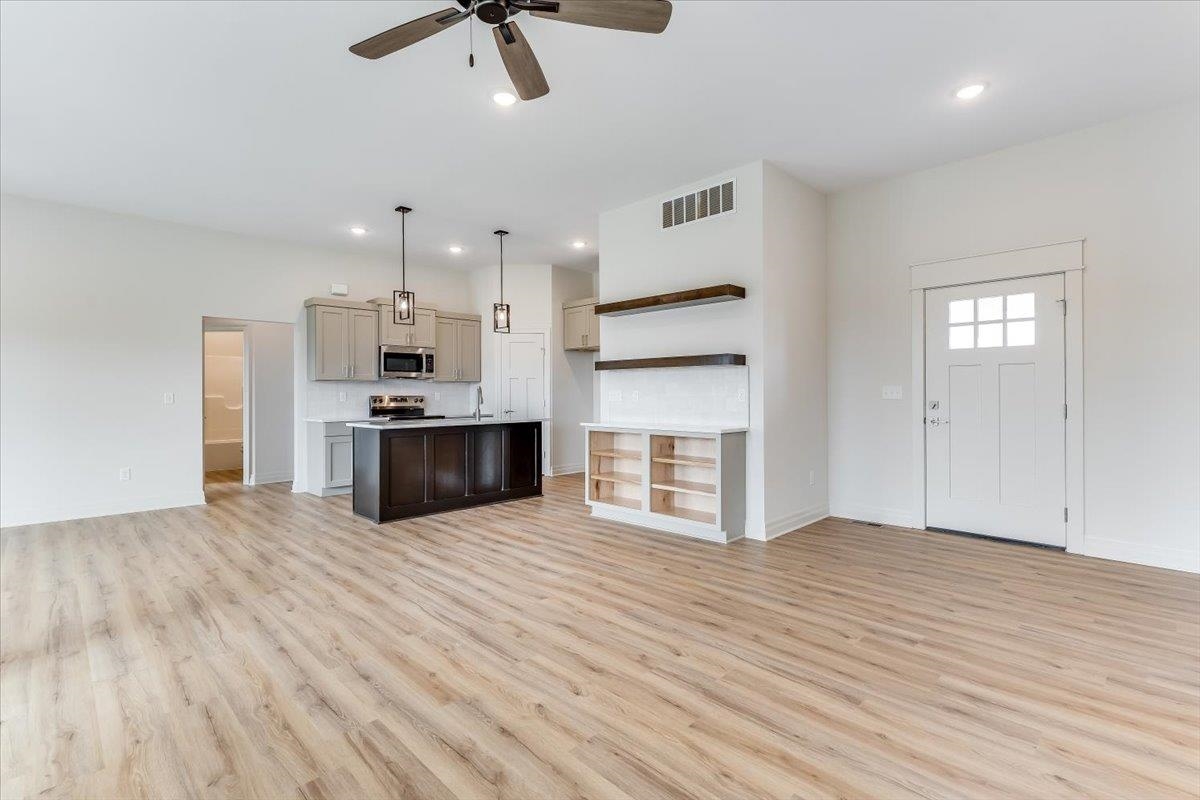 10515 W Basil St. Property Photo 8