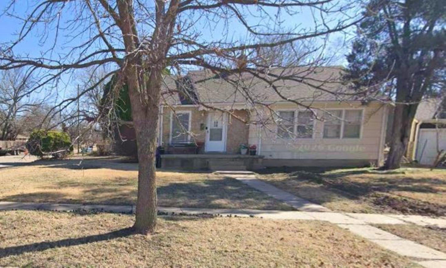 1056 N Parkwood Property Photo 1