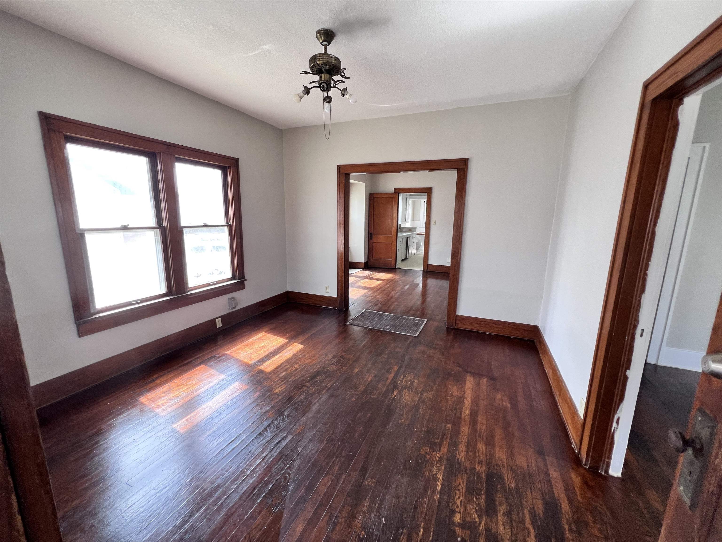 1915 S Topeka Avenue Property Photo 7