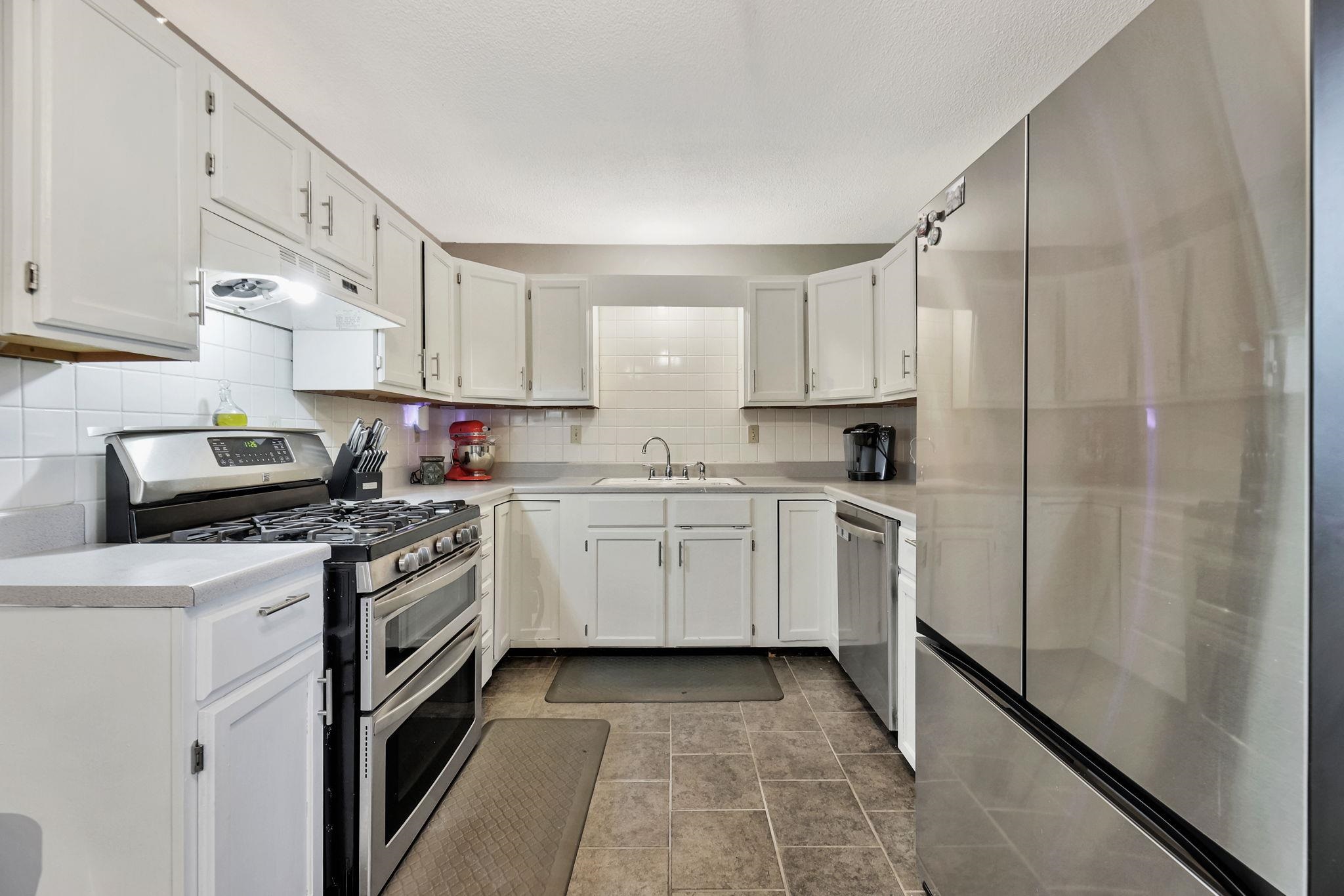 1703 N Cron St Property Photo 11
