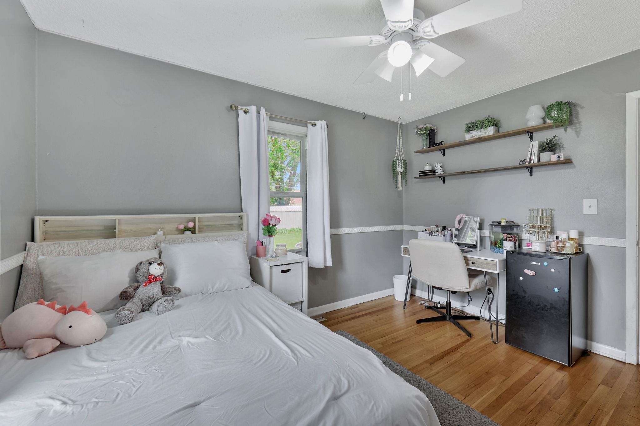 1703 N Cron St Property Photo 18