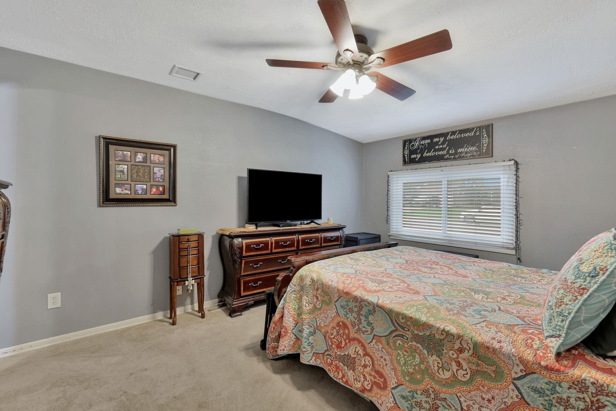 1703 N Cron St Property Photo 23