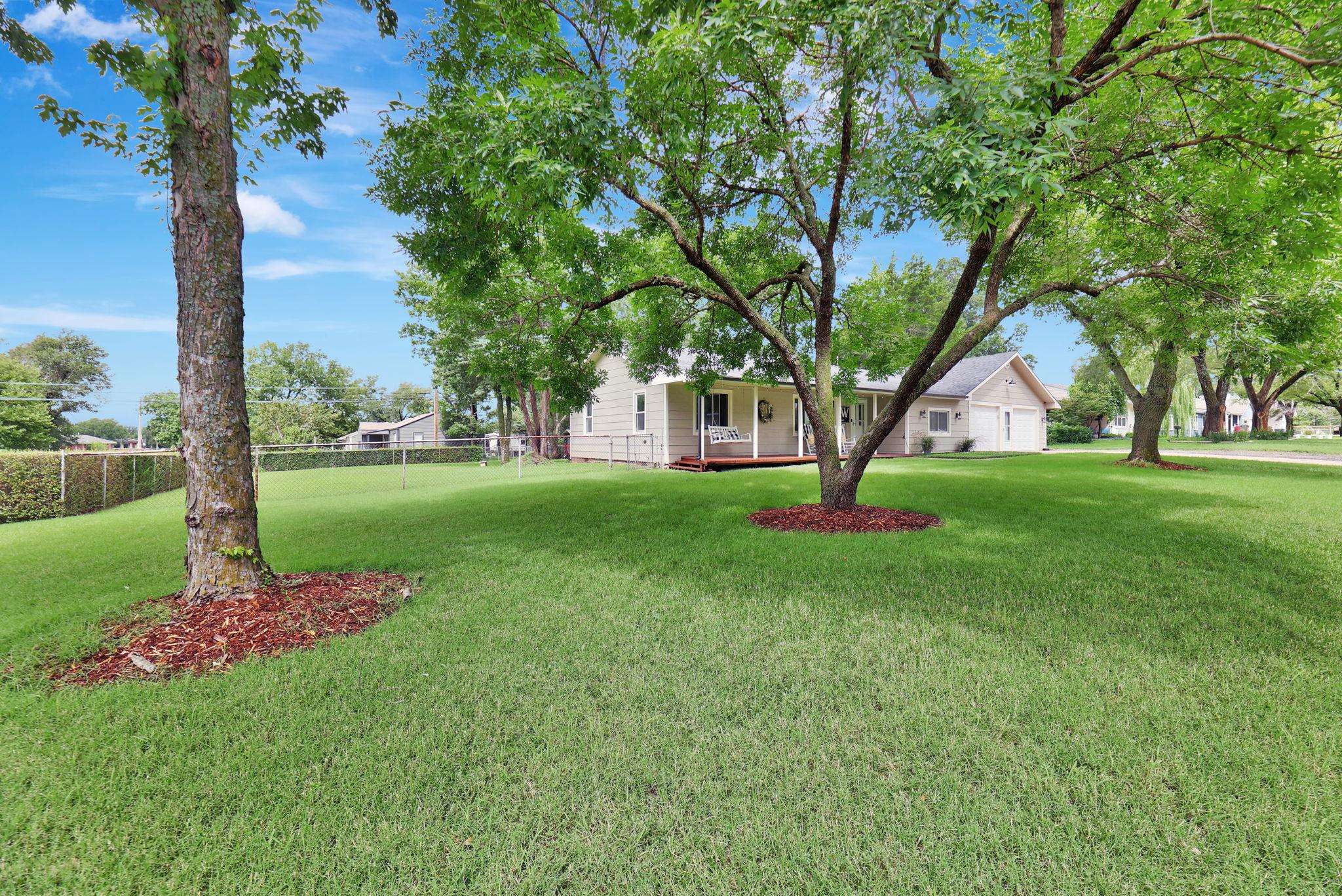 1703 N Cron St Property Photo 32