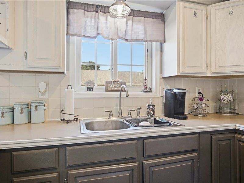 210 Hymer Property Photo 11