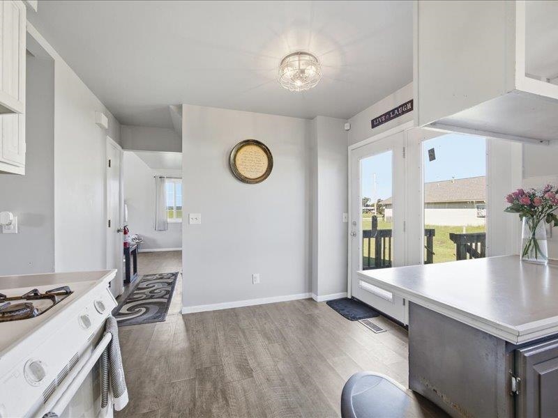 210 Hymer Property Photo 12