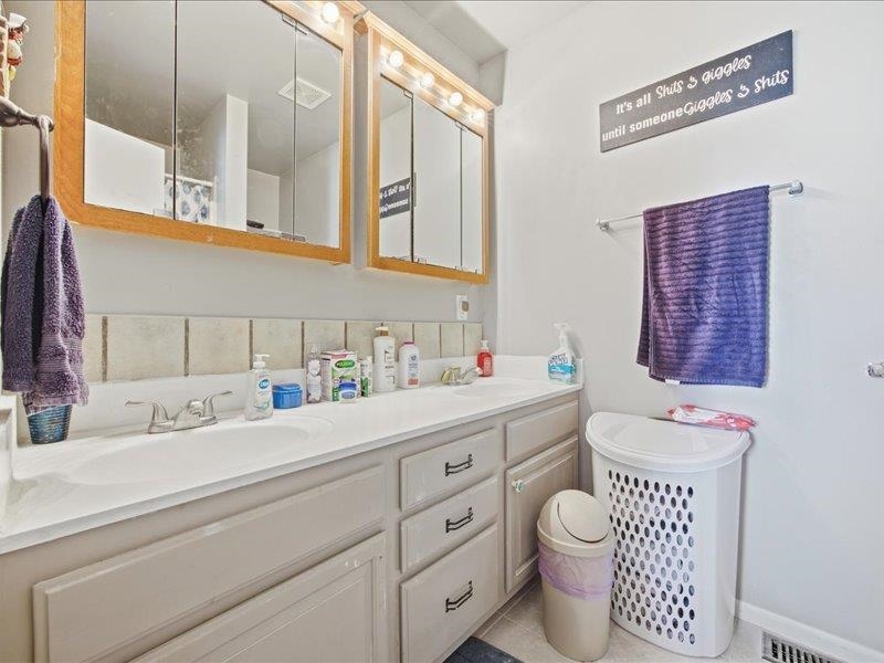210 Hymer Property Photo 16