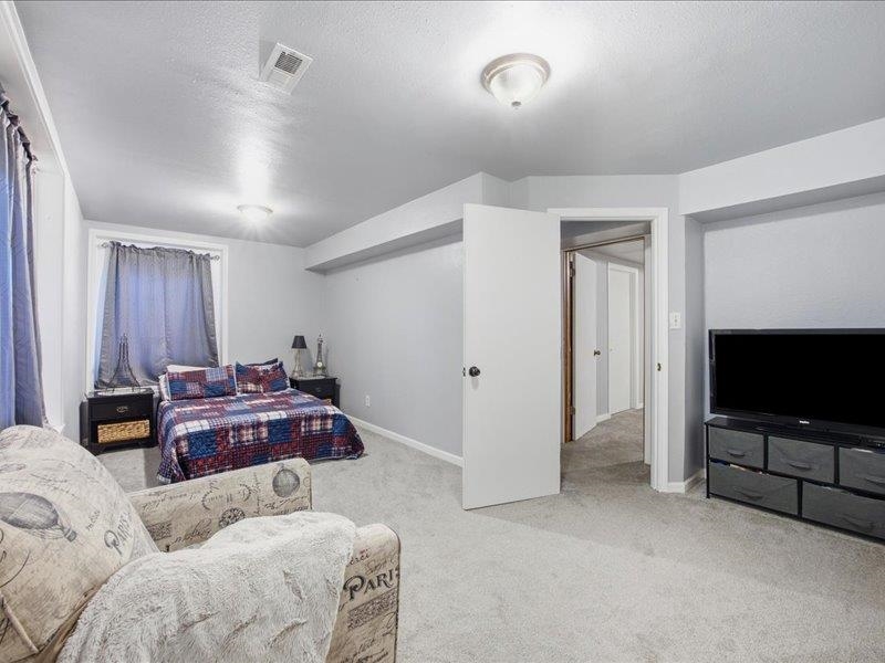 210 Hymer Property Photo 25