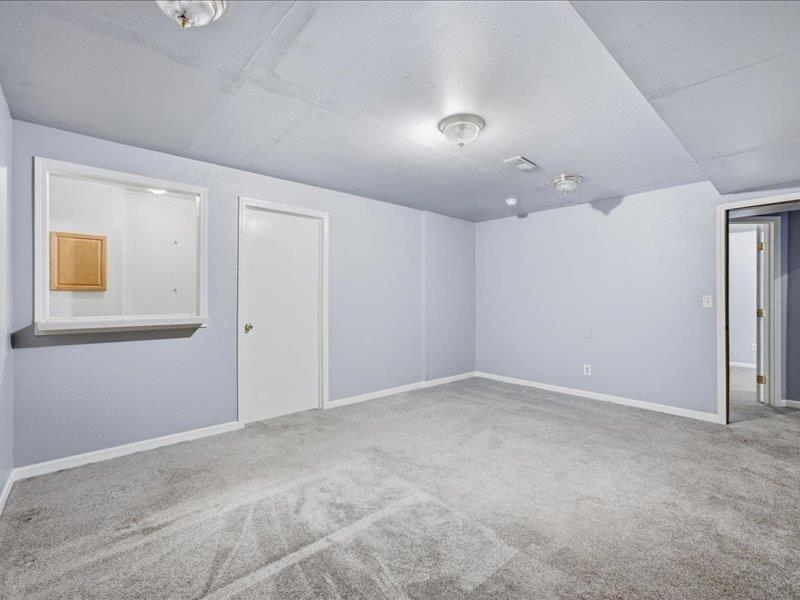 210 Hymer Property Photo 26