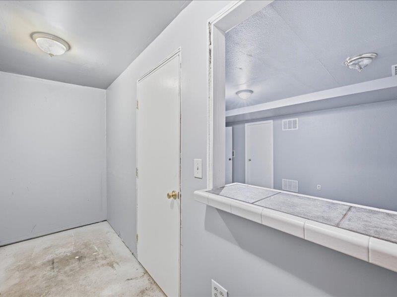 210 Hymer Property Photo 27