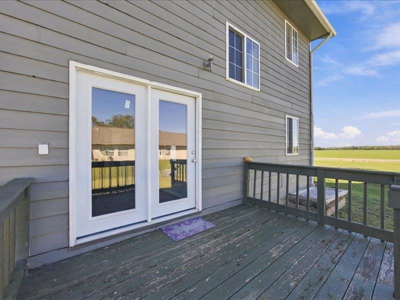 210 Hymer Property Photo 28