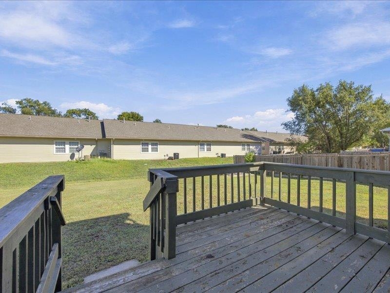 210 Hymer Property Photo 29