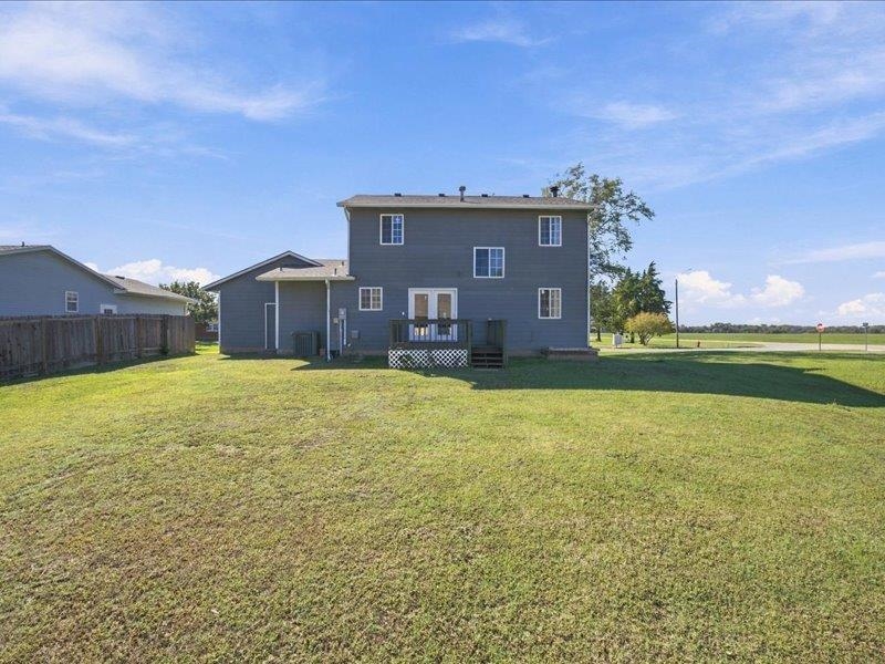210 Hymer Property Photo 30