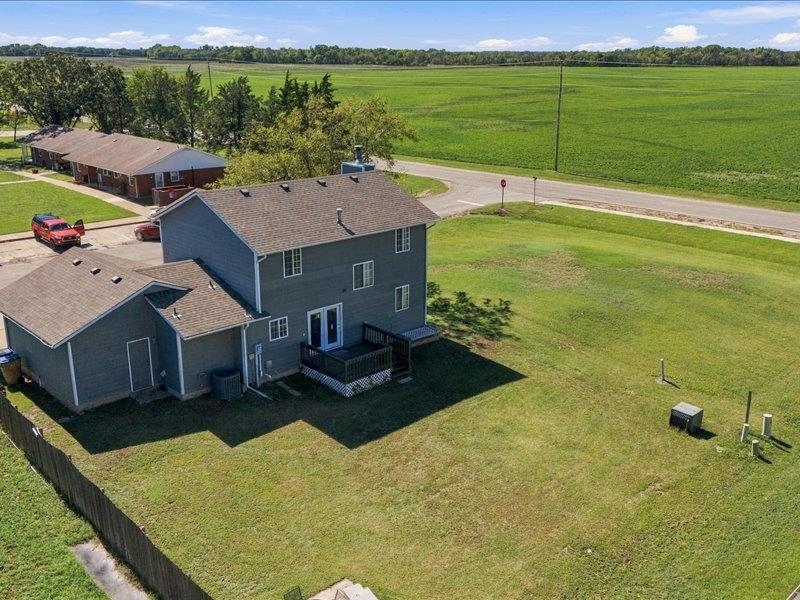 210 Hymer Property Photo 32