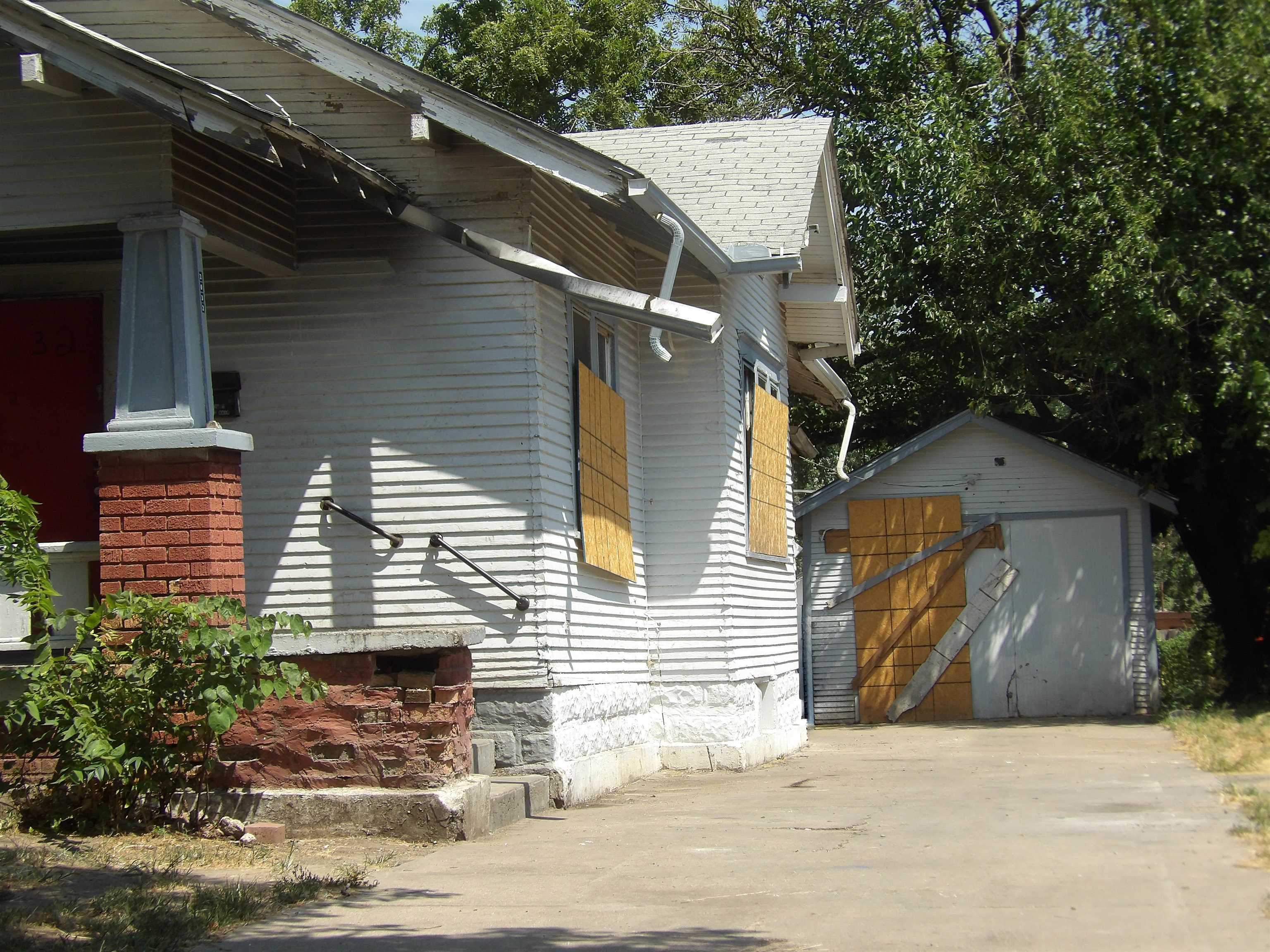 2032 S Main St Property Photo 5