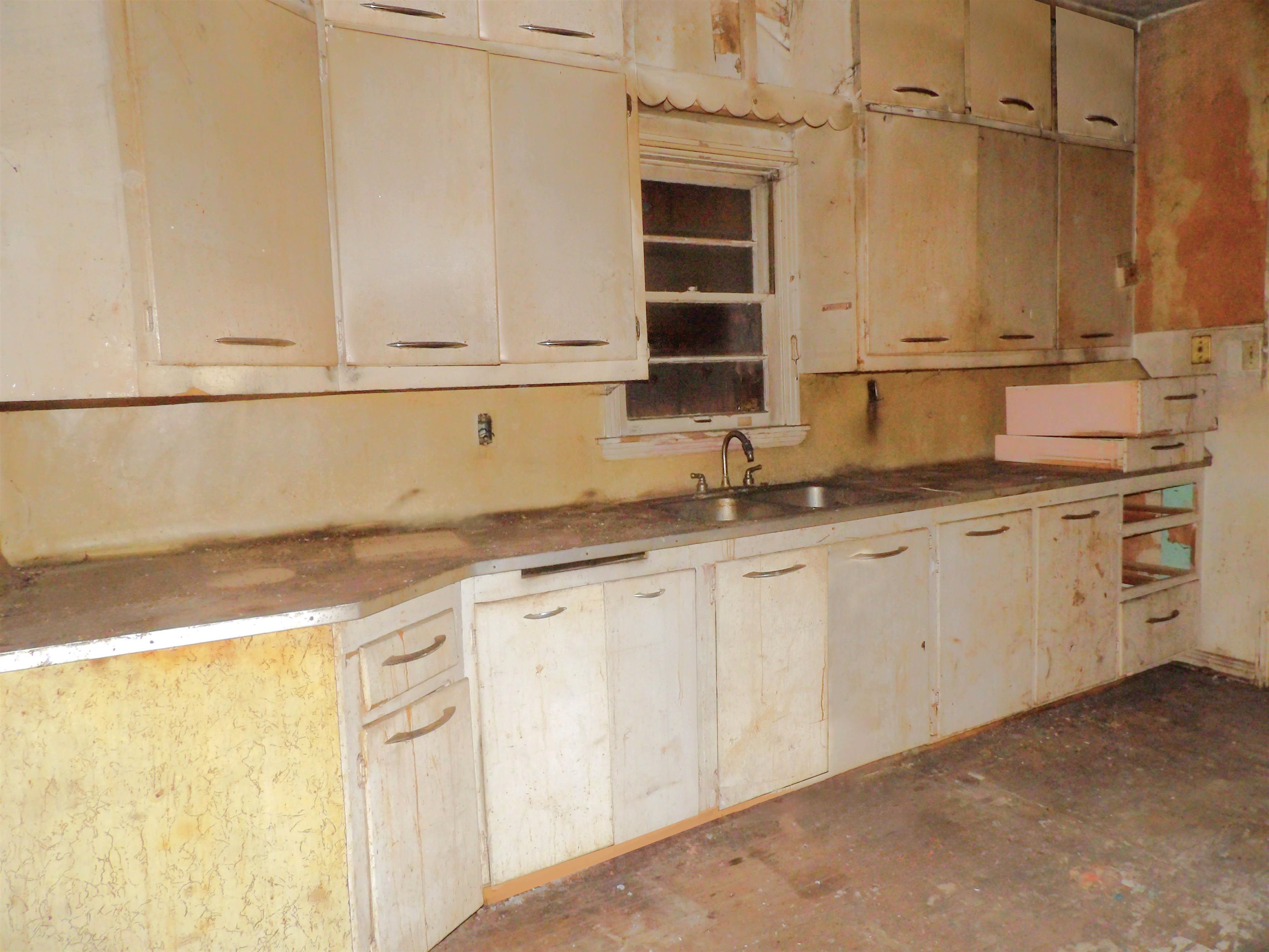 2032 S Main St Property Photo 14